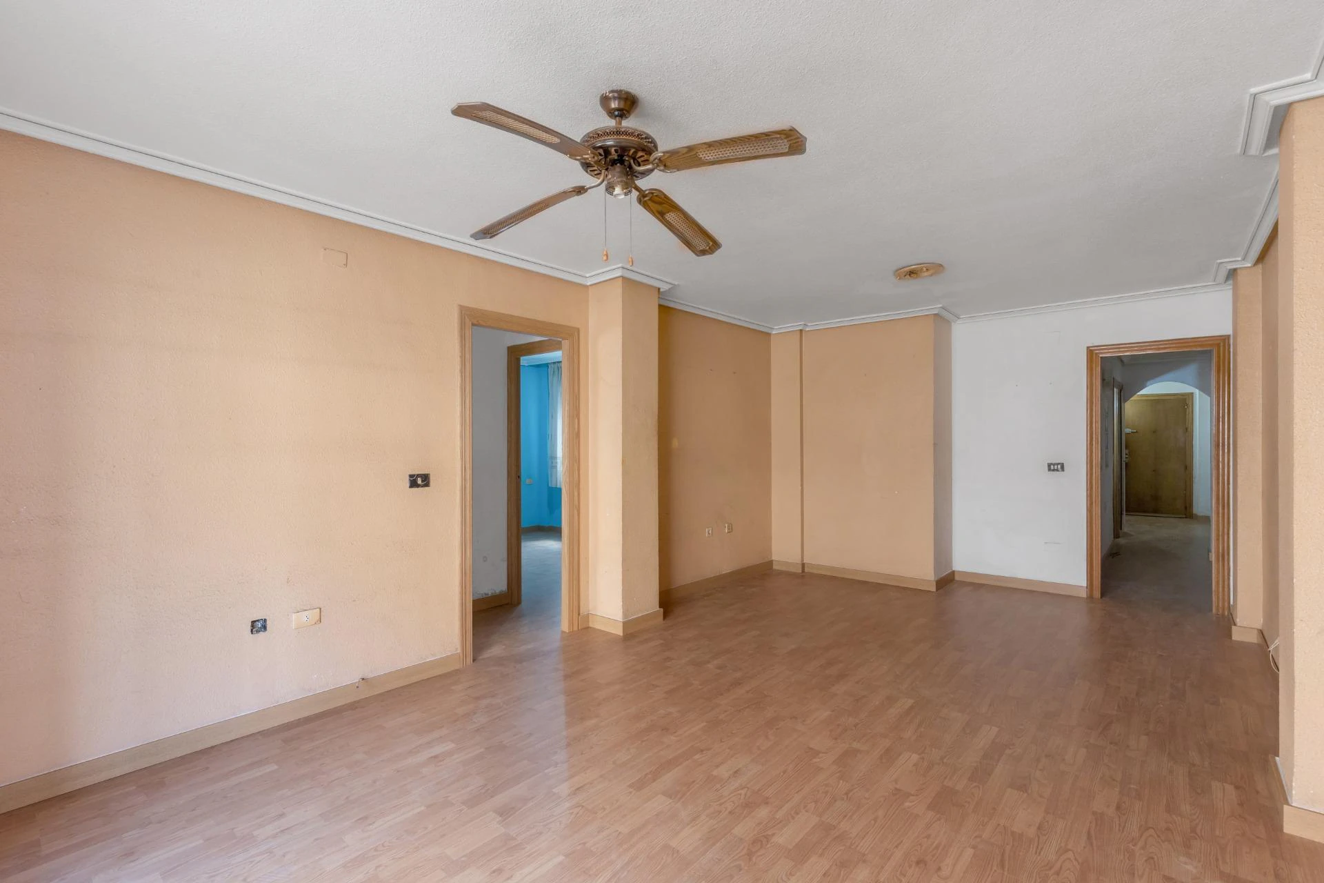 Mieszkanie od strony południowej, tylko 500 m od plaży Playa del Cura w Torrevieja