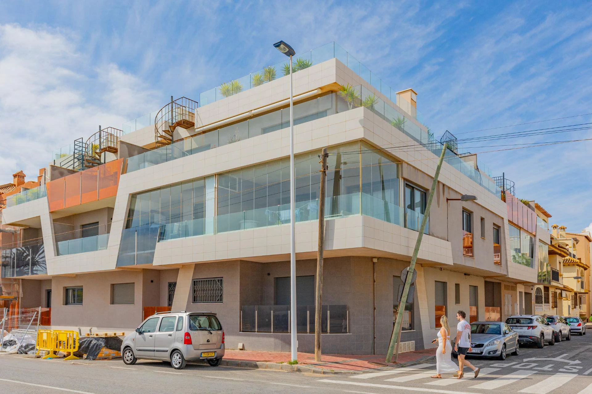 Ekskluzywny apartament w Torrevieja – 200 m od Playa de los Locos