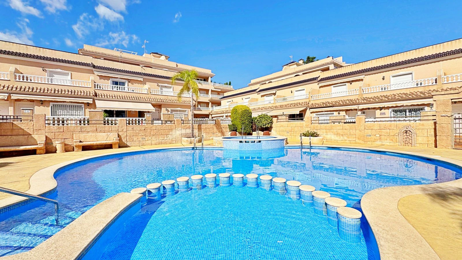 Venta. Casa adosada en Orihuela Costa