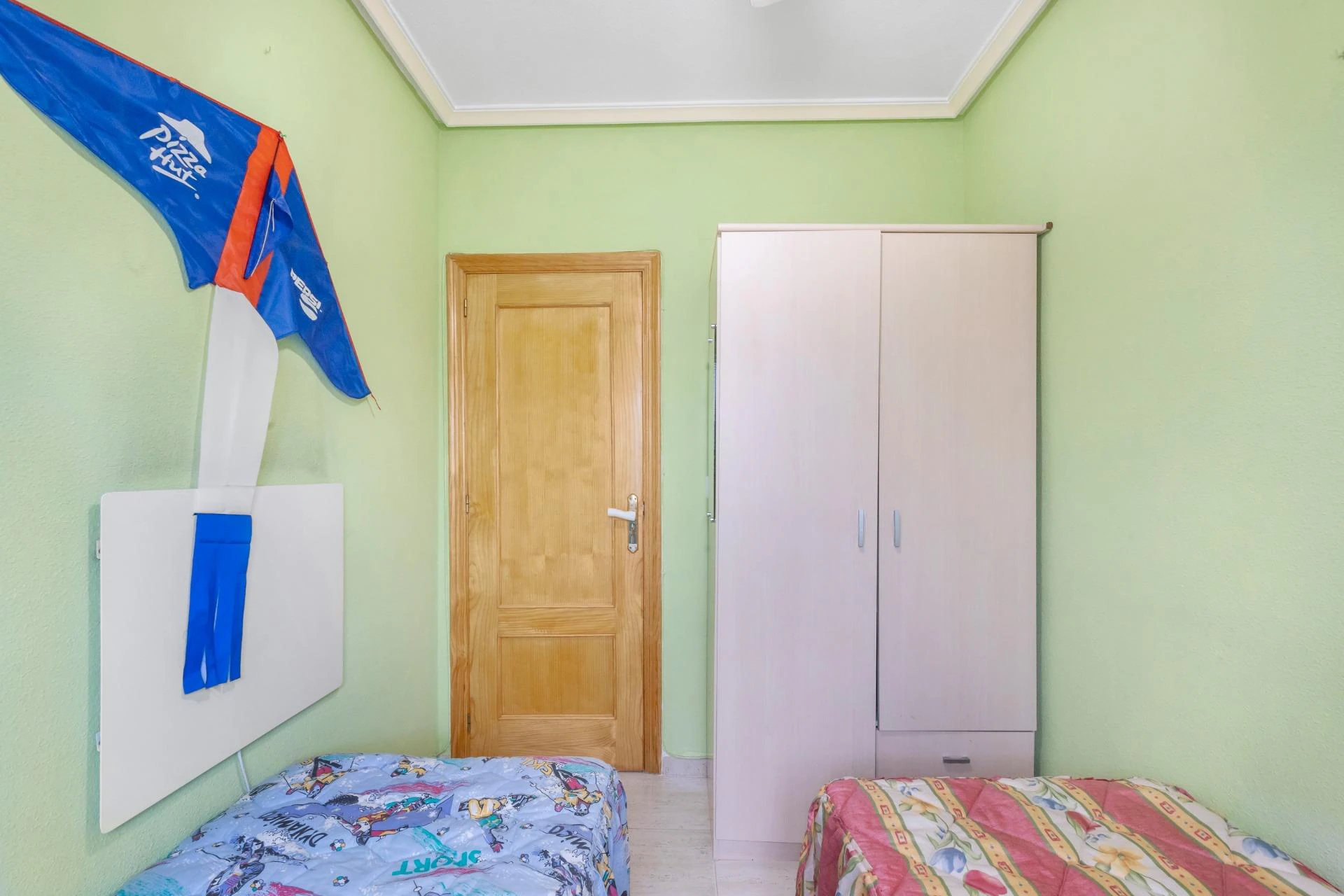 Parterowy Bungalow z Dużym Ogrodem w Orihuela Costa