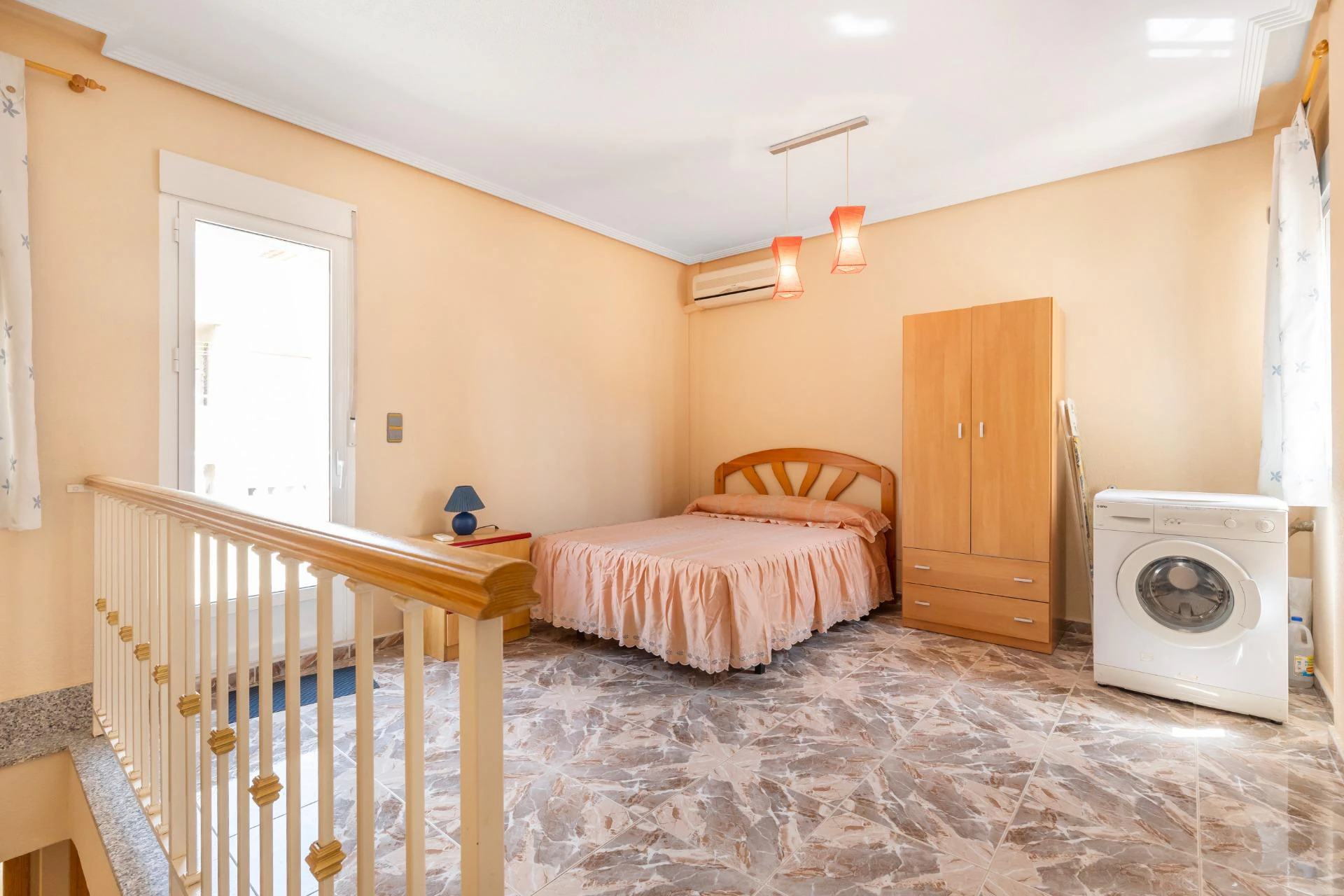 Duży dom szeregowy 200 m od plaży w Los Alcázares (Murcia) z 4 sypialniami + 2 łazienkami