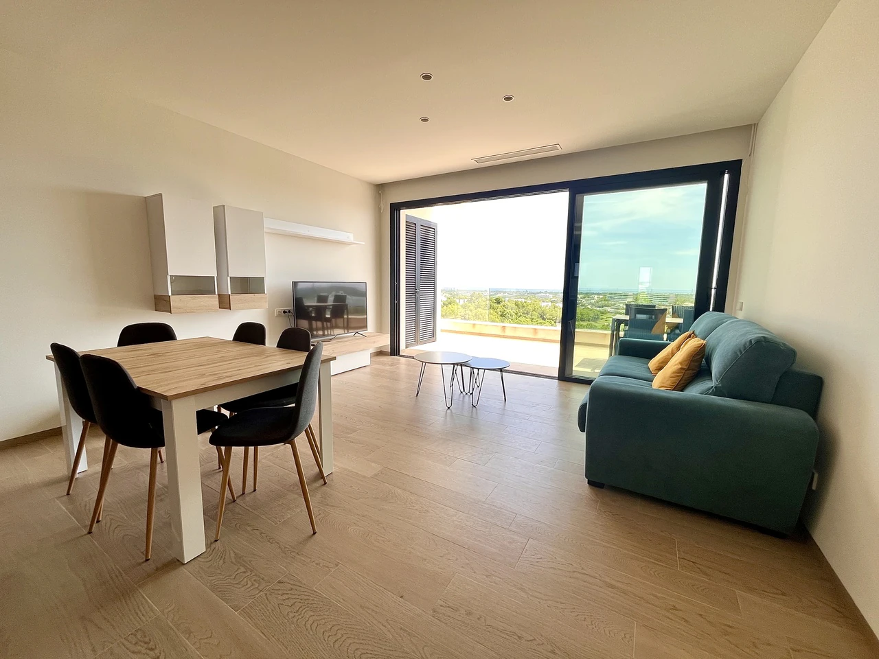 Apartament na sprzedaż w Las Colinas Golf Resort