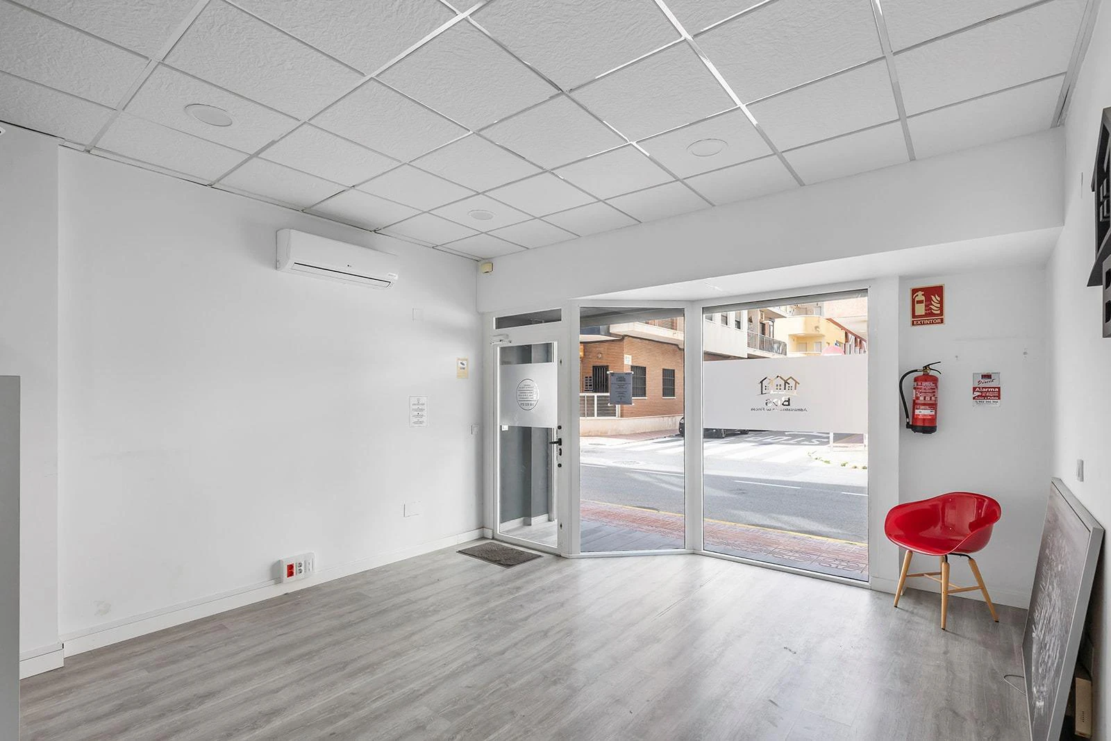 Local opportunity in La Mata, completely renovated.
