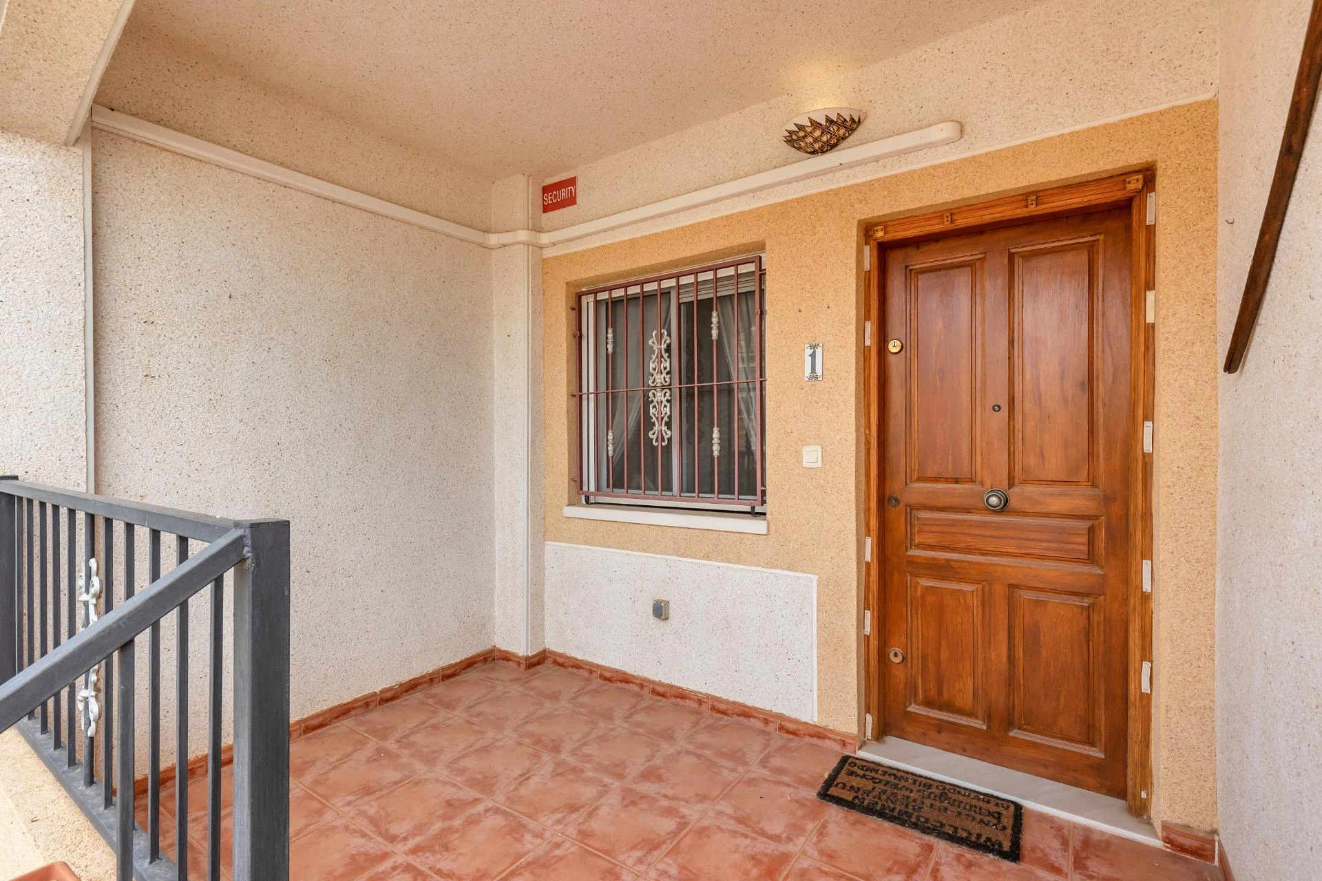 Parterowy Bungalow z Dużym Ogrodem w Orihuela Costa