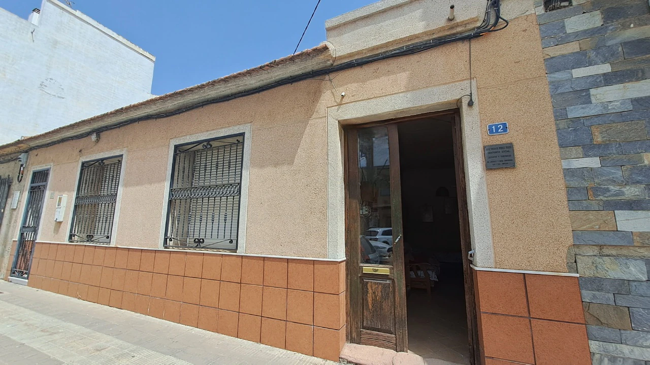 Villa for sale in Los Montesinos