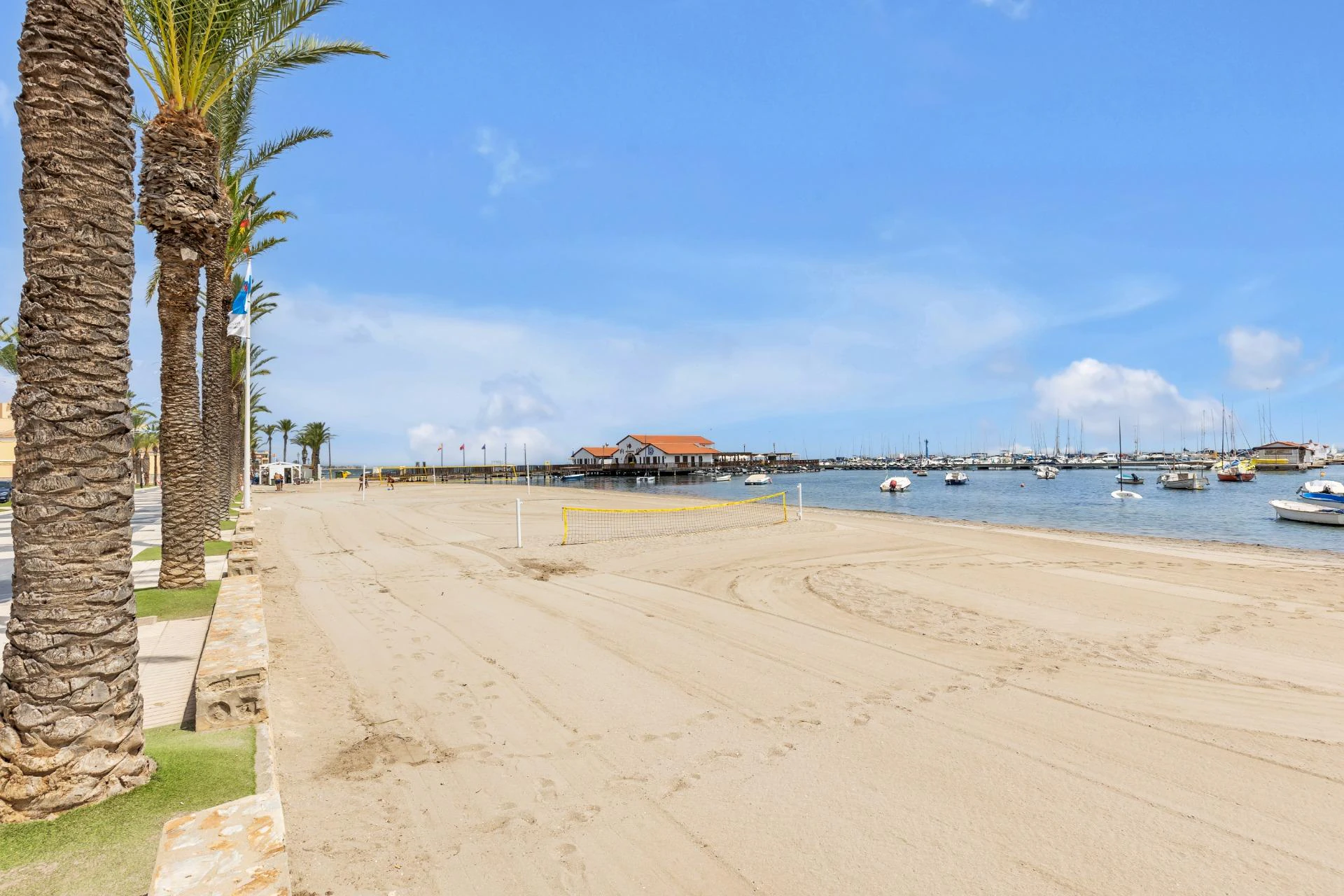 Duży dom szeregowy 200 m od plaży w Los Alcázares (Murcia) z 4 sypialniami + 2 łazienkami