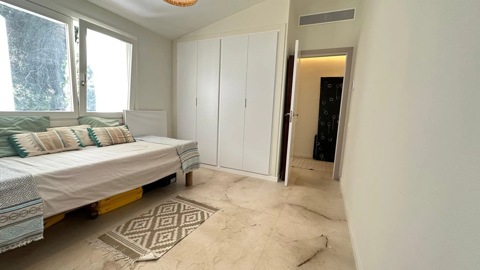 Sprzedaż. Apartament w Calviá Pueblo