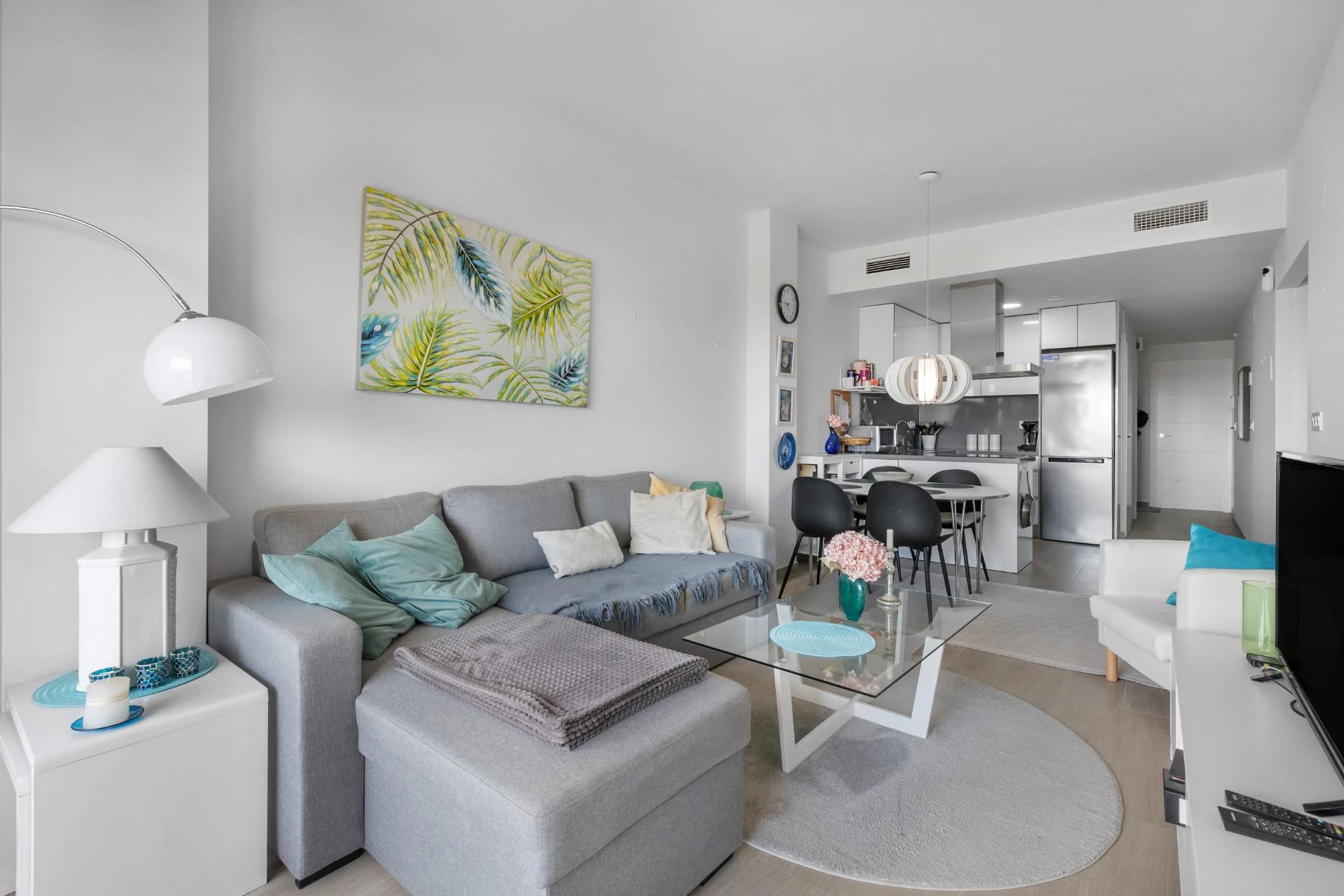 Ekskluzywny apartament w Torrevieja – 200 m od Playa de los Locos