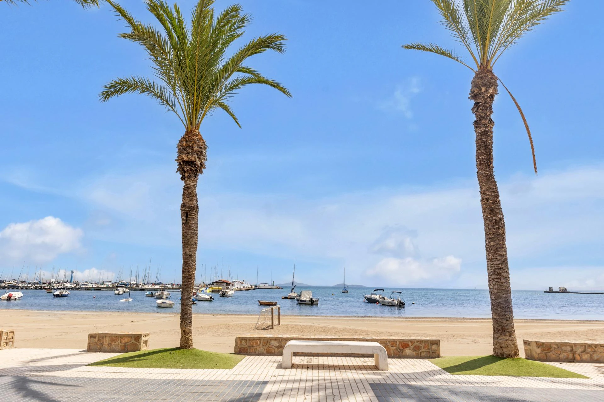 Duży dom szeregowy 200 m od plaży w Los Alcázares (Murcia) z 4 sypialniami + 2 łazienkami