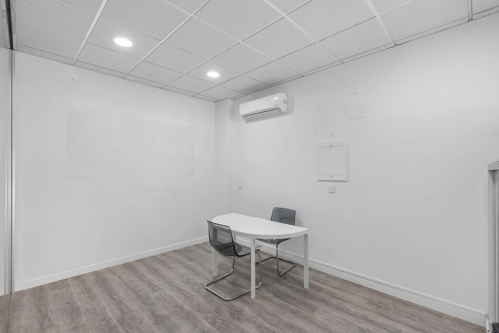 Local opportunity in La Mata, completely renovated.