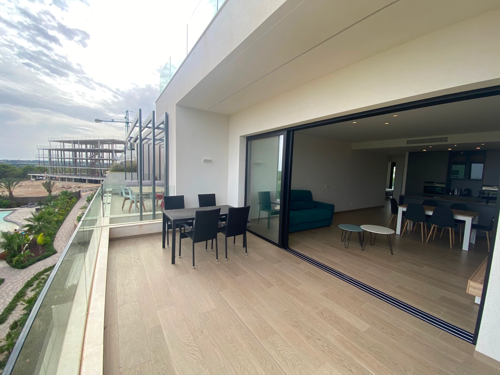 Sprzedaż. Apartament w Las Colinas