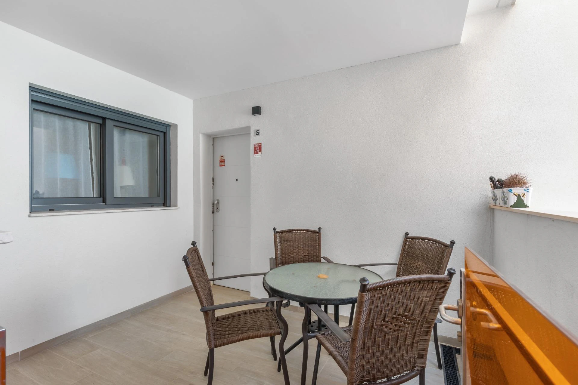 Ekskluzywny apartament w Torrevieja – 200 m od Playa de los Locos