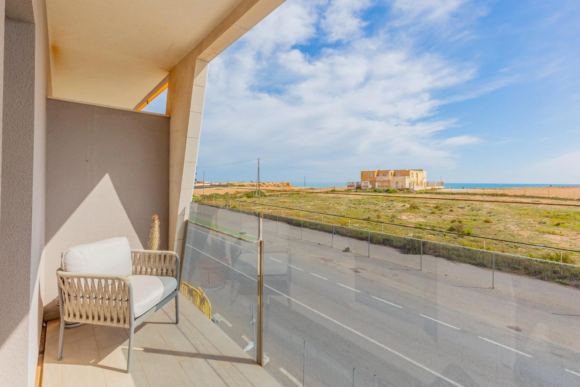 Ekskluzywny apartament w Torrevieja – 200 m od Playa de los Locos