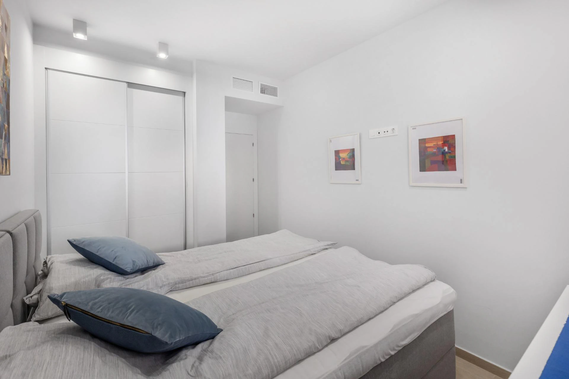 Ekskluzywny apartament w Torrevieja – 200 m od Playa de los Locos