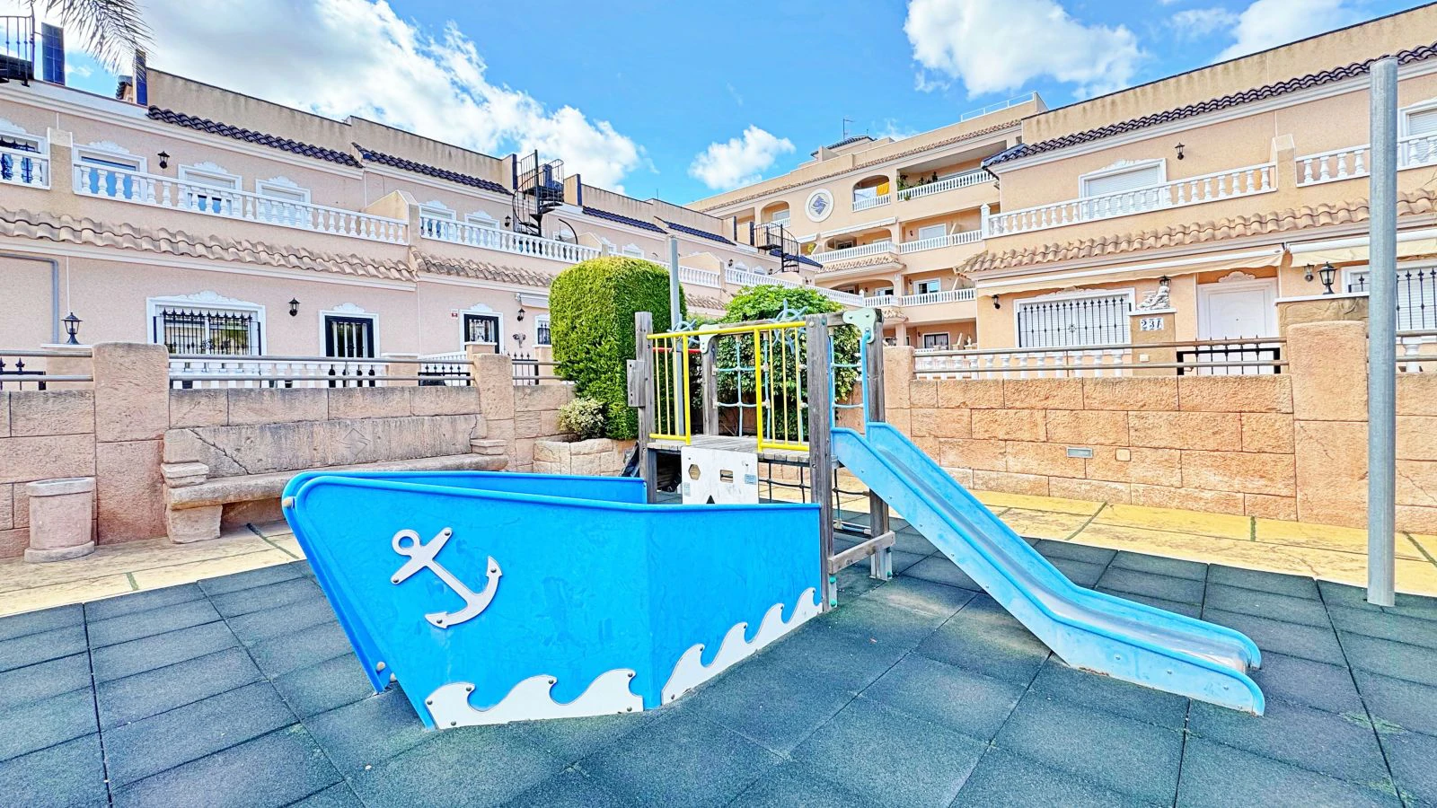 Venta. Casa adosada en Orihuela Costa