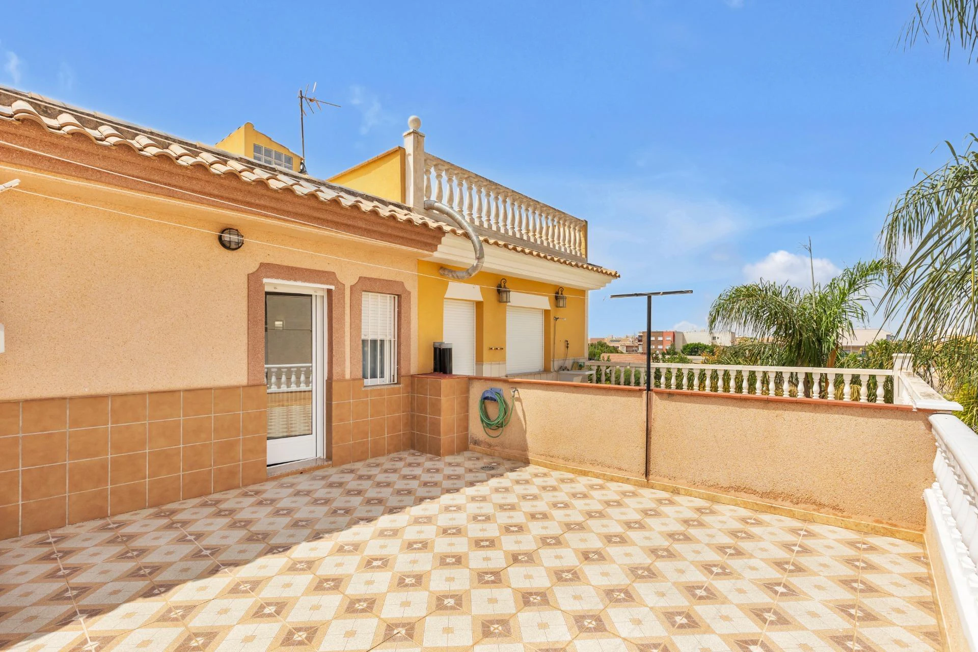 Duży dom szeregowy 200 m od plaży w Los Alcázares (Murcia) z 4 sypialniami + 2 łazienkami