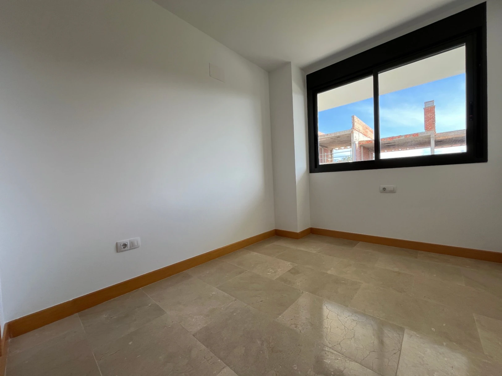 Bungalow na polu golfowym z działką 104 m