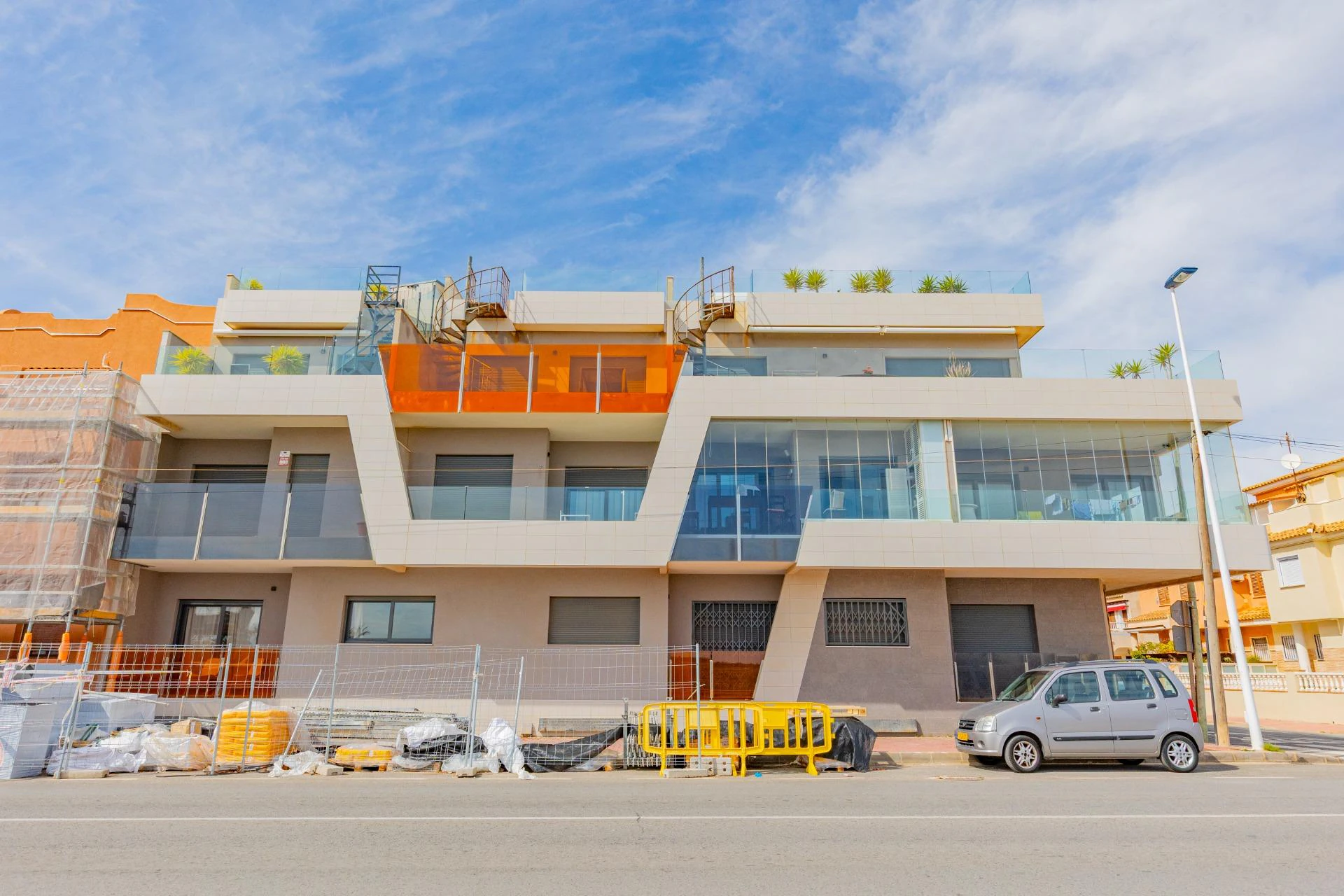 Ekskluzywny apartament w Torrevieja – 200 m od Playa de los Locos