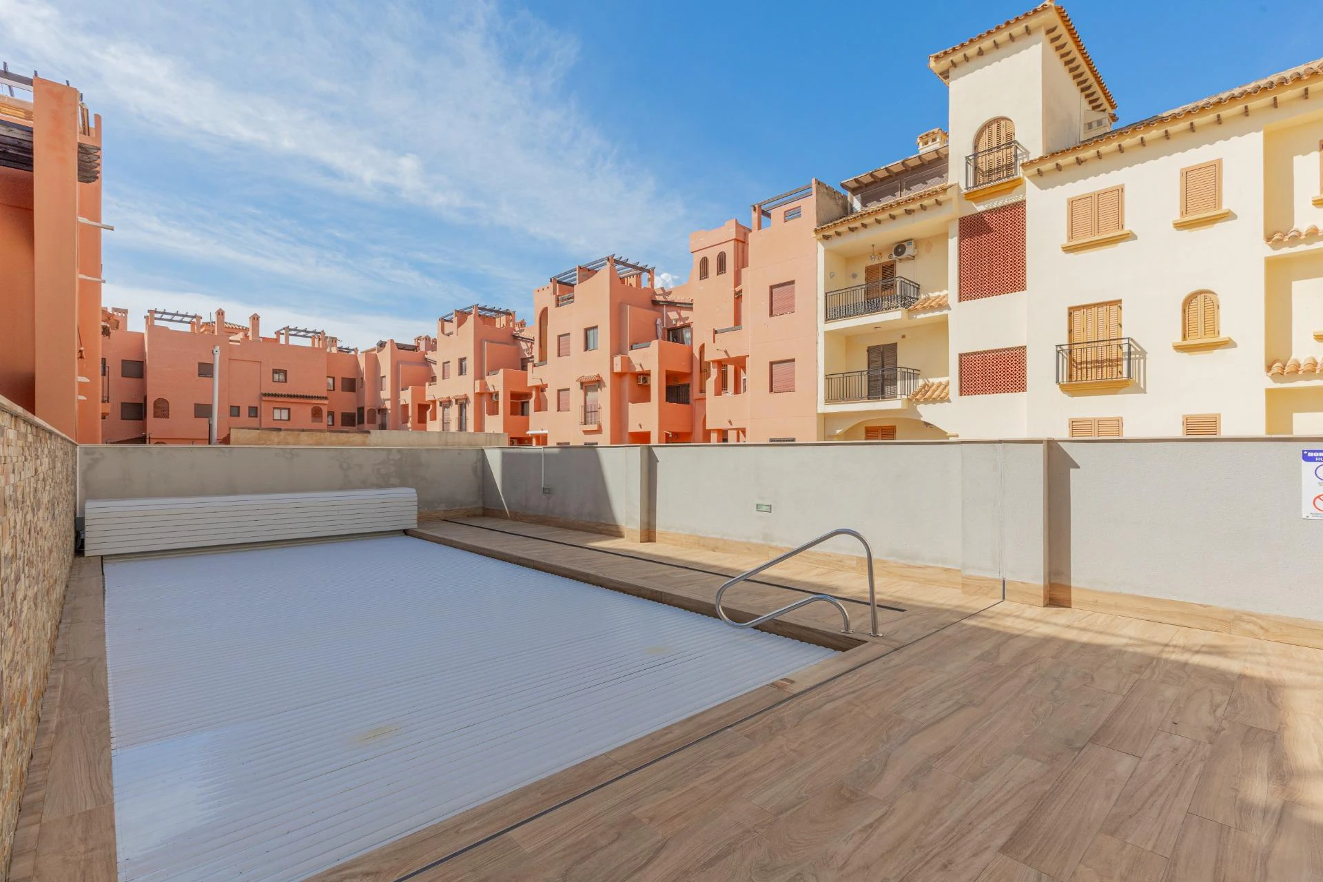 Ekskluzywny apartament w Torrevieja – 200 m od Playa de los Locos