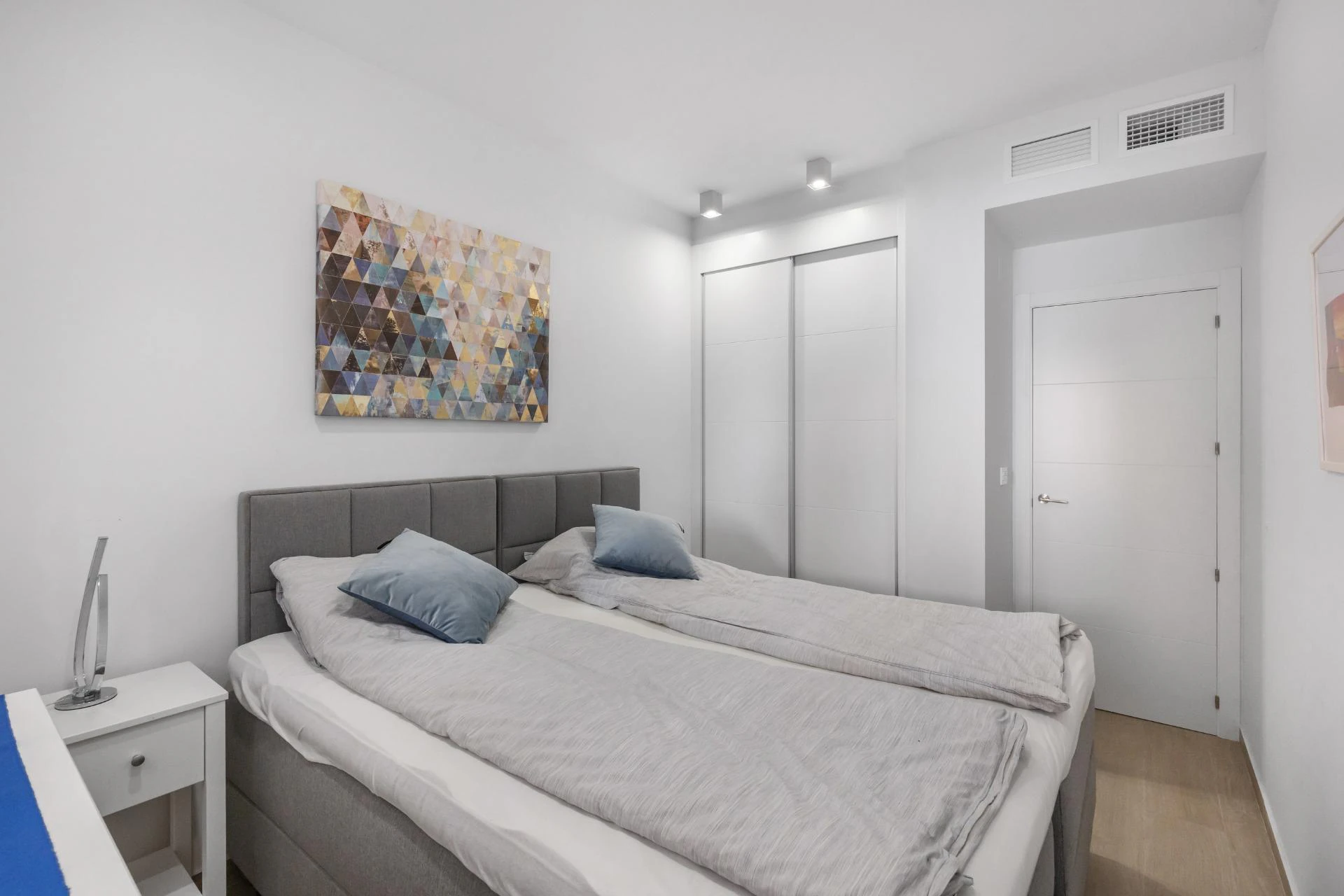Ekskluzywny apartament w Torrevieja – 200 m od Playa de los Locos
