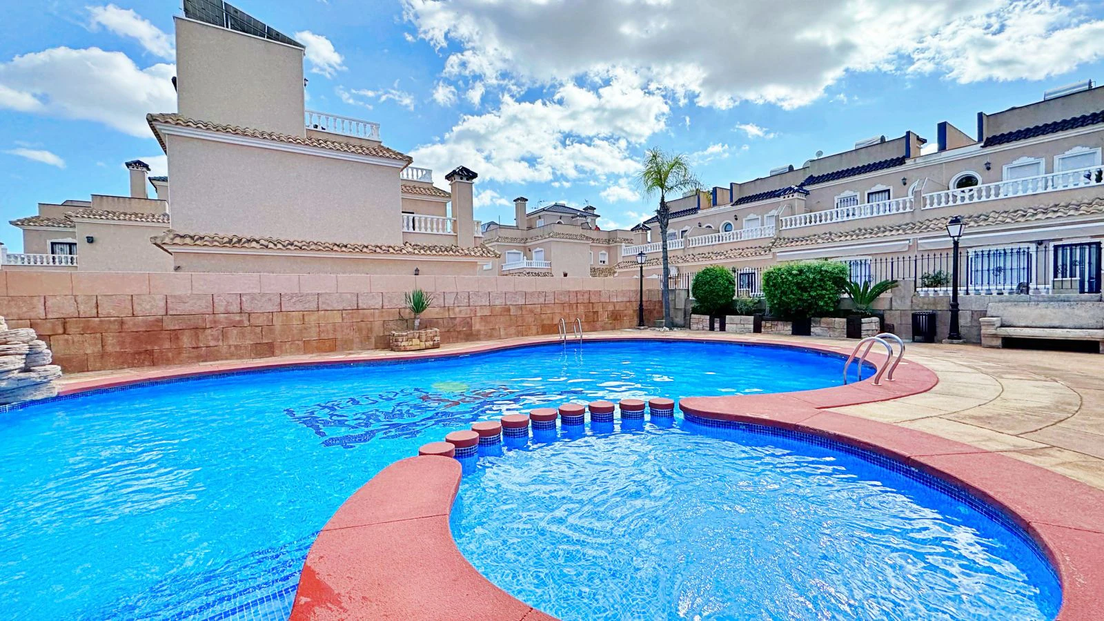 Venta. Casa adosada en Orihuela Costa