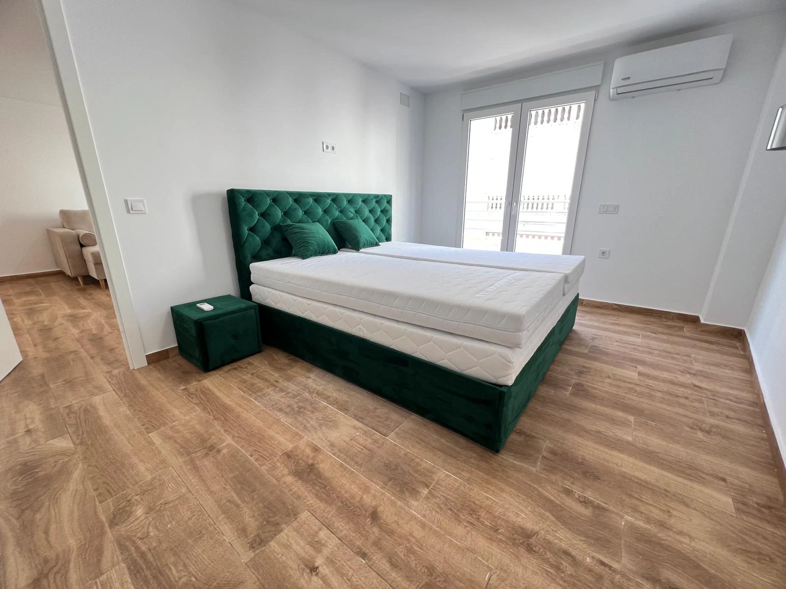 Nowoczesny apartament z 3 sypialniami zaledwie 300m od plaży w Torrevieja, Alicante, Hiszpania