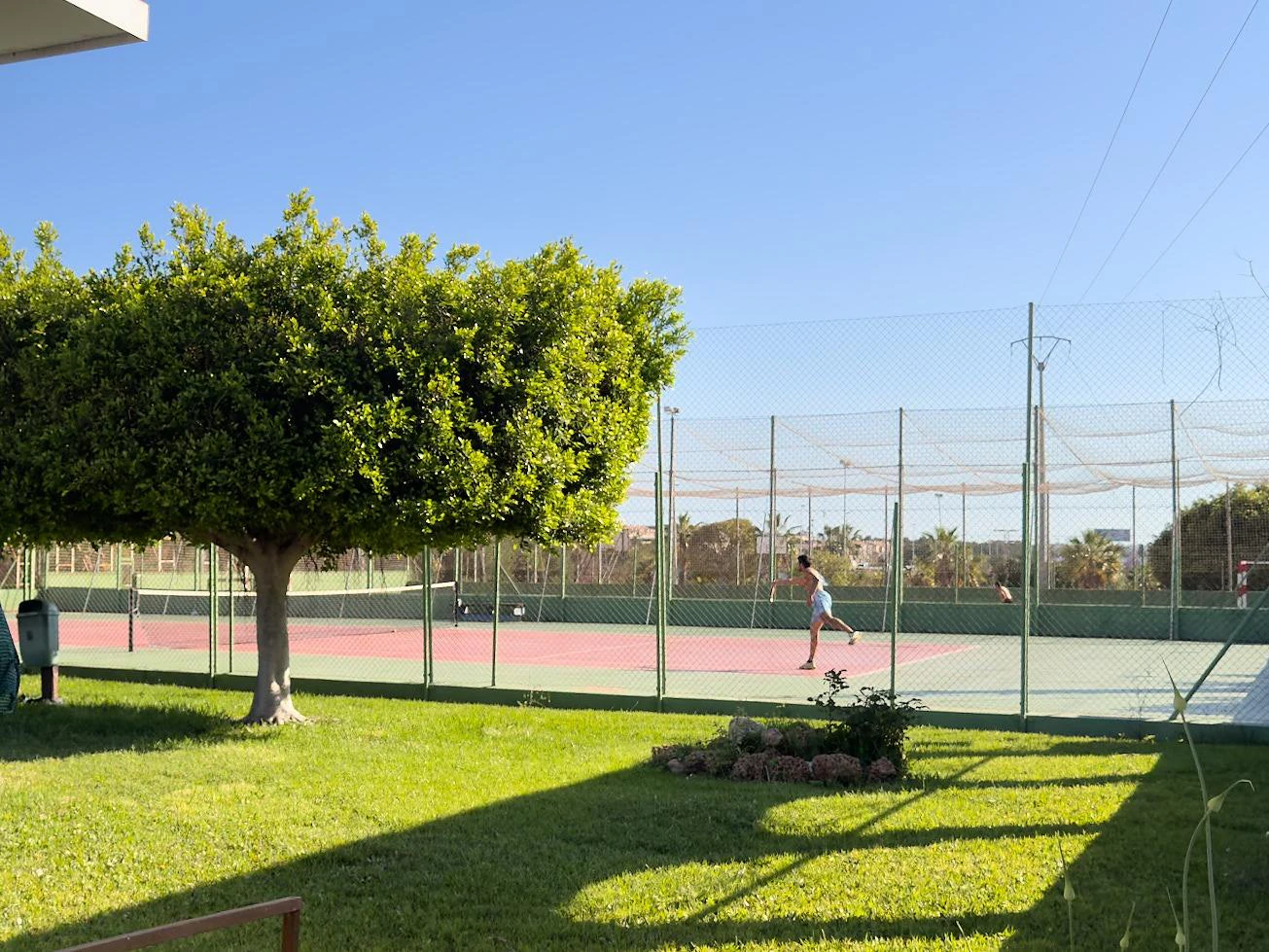 Bungalow Opportunity in Parque de las Naciones
