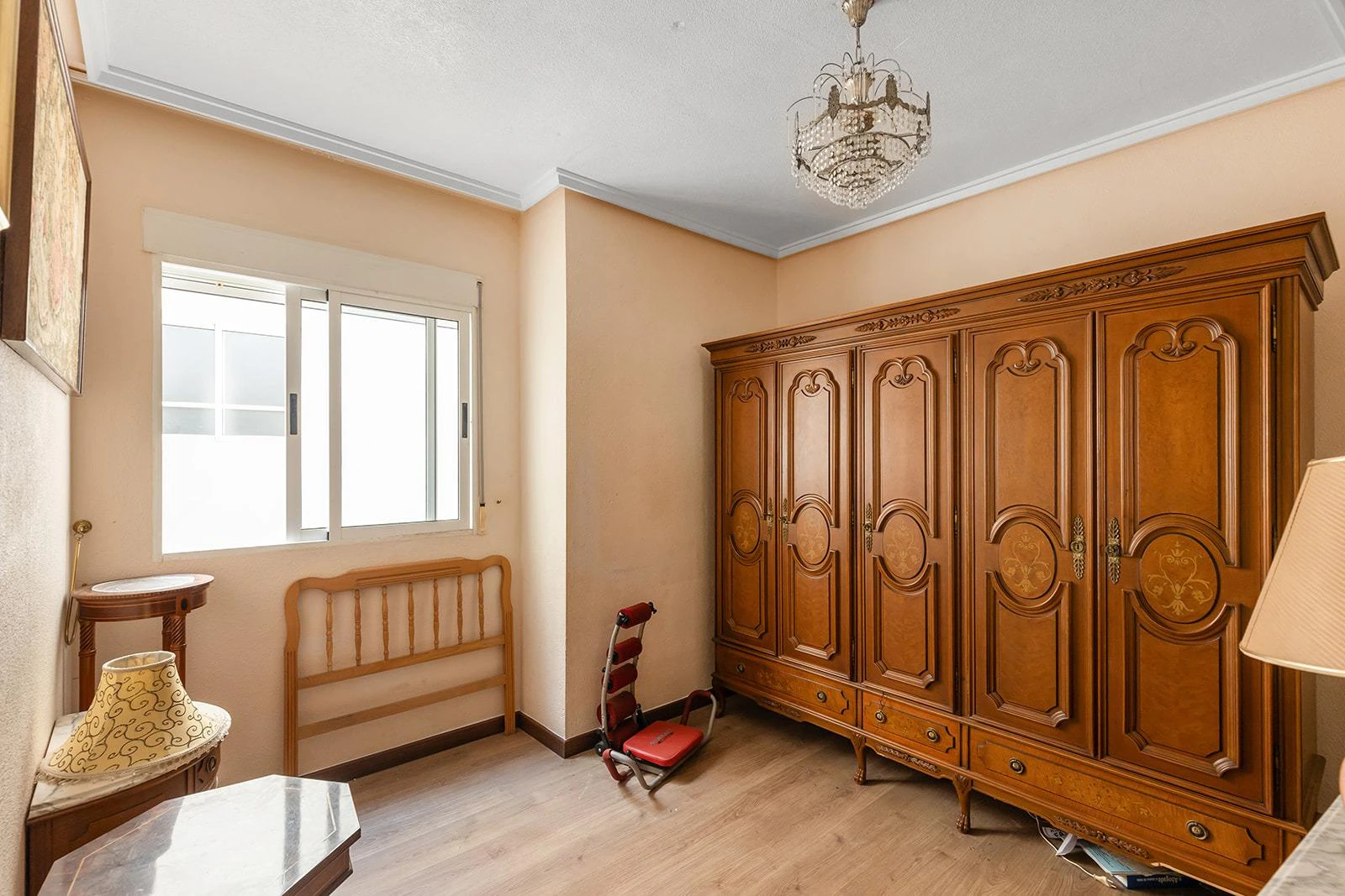 SOUTH Opportunity with 3 bedrooms and 2 bathrooms