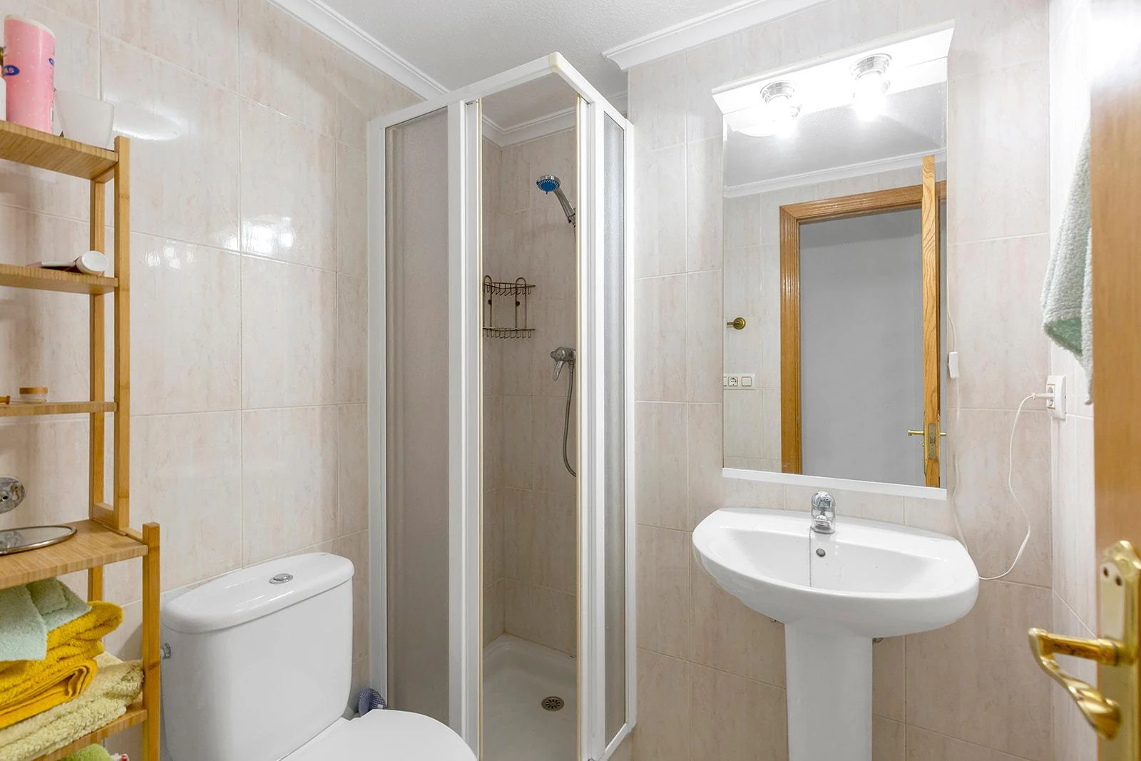 Opportunity for 2 bedrooms with 2 bathrooms