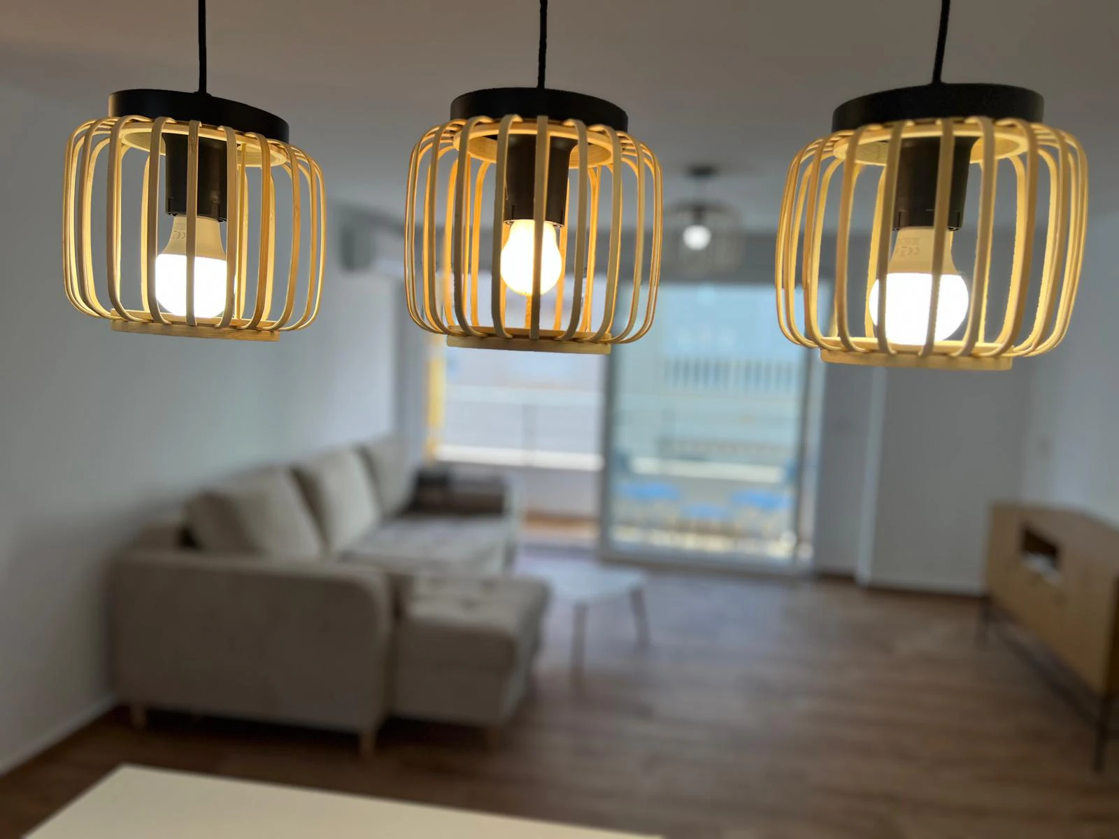 Nowoczesny apartament z 3 sypialniami zaledwie 300m od plaży w Torrevieja, Alicante, Hiszpania