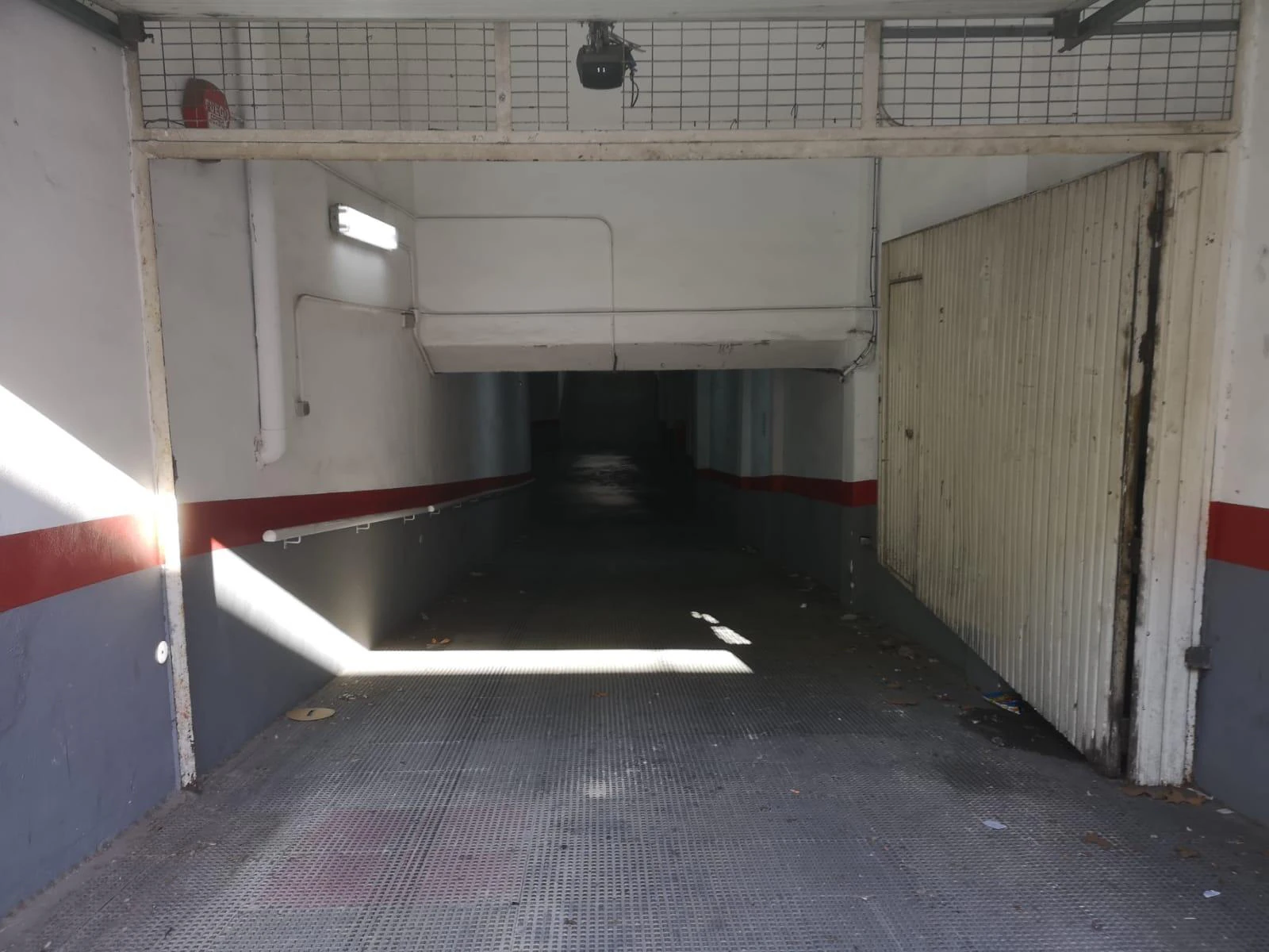 Okazja!! Zamknięte miejsce parkingowe w Torrevieja