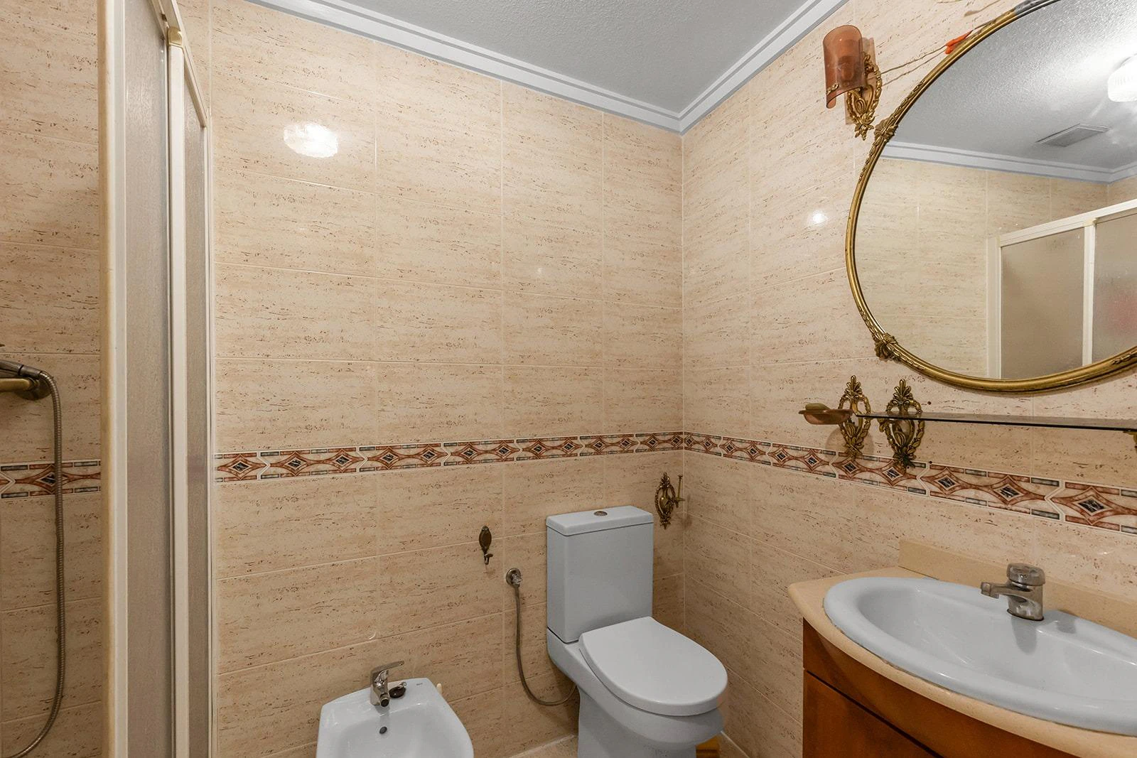 SOUTH Opportunity with 3 bedrooms and 2 bathrooms