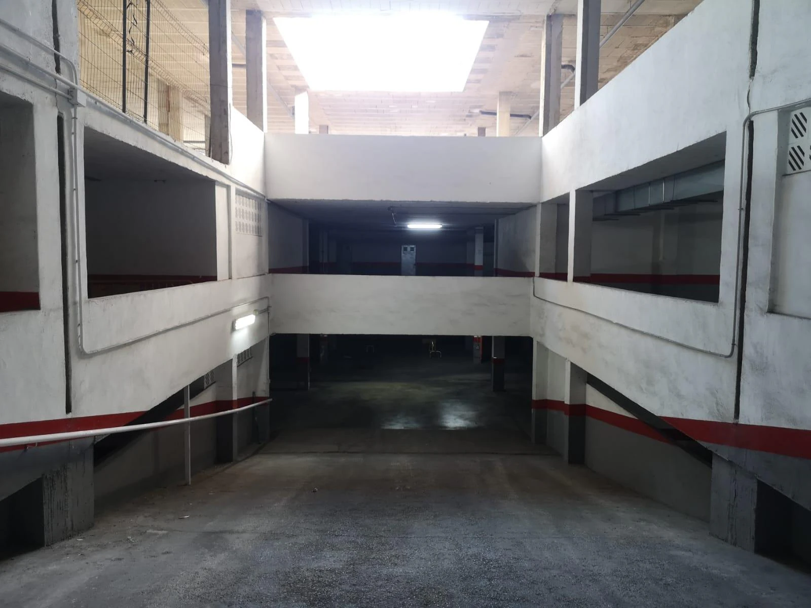 Okazja!! Zamknięte miejsce parkingowe w Torrevieja