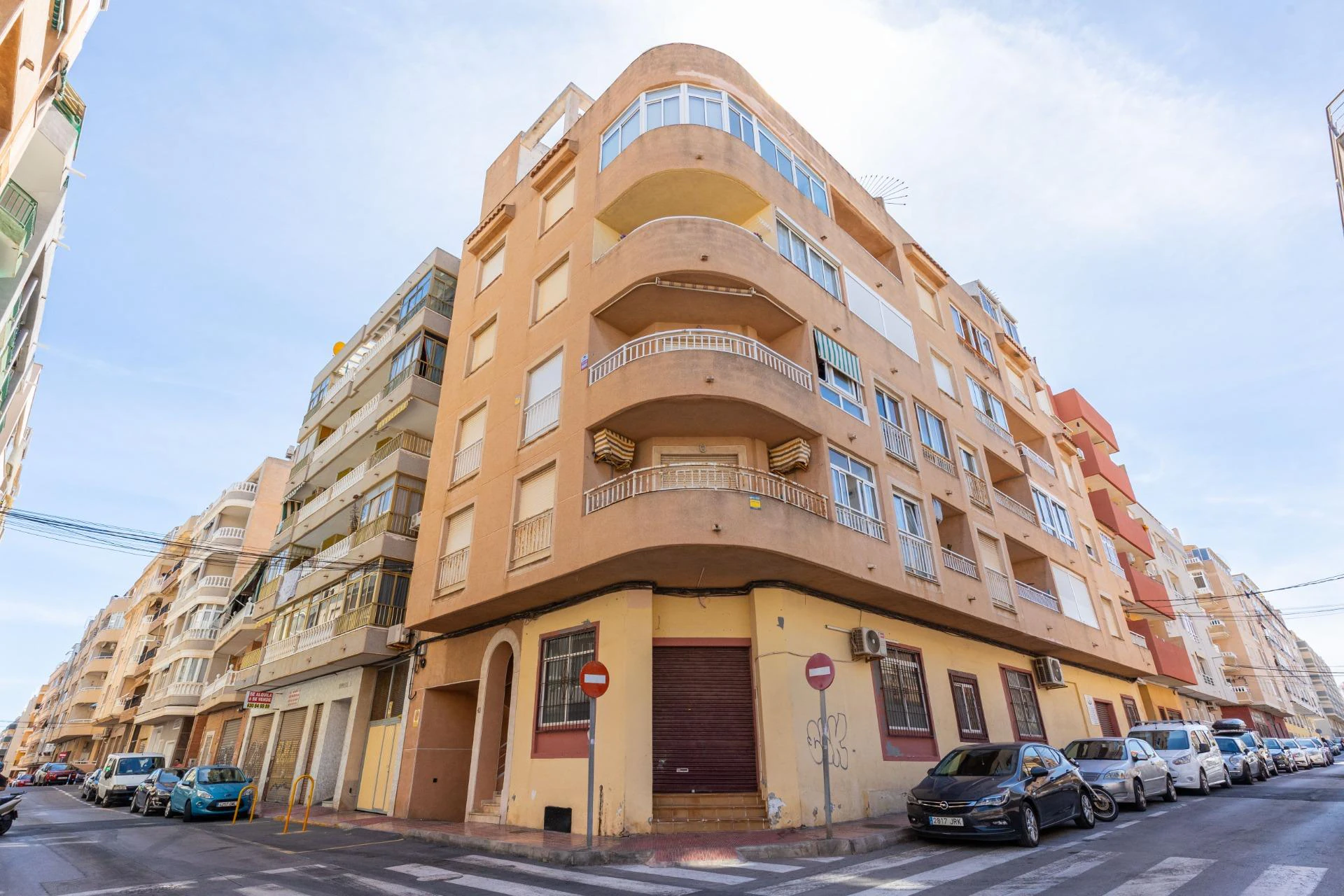 Пентхаус с террасой-инфинити и видом на море на улице Фрагата, с 3 спальнями и гаражом.