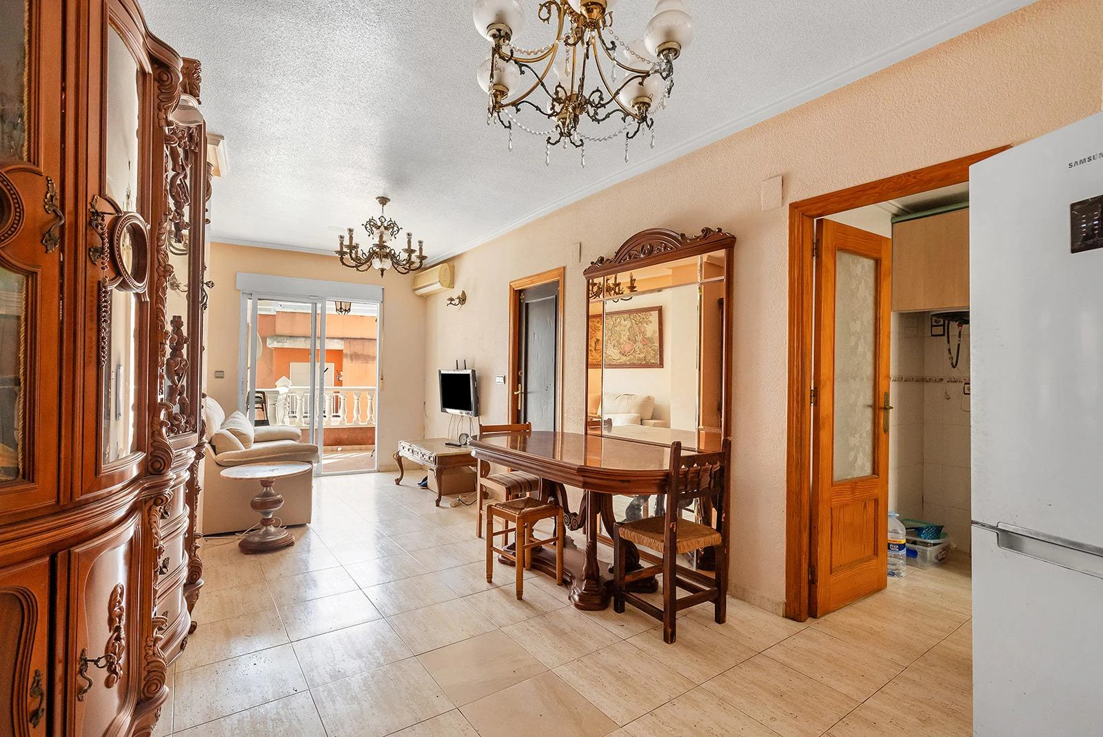 SOUTH Opportunity with 3 bedrooms and 2 bathrooms