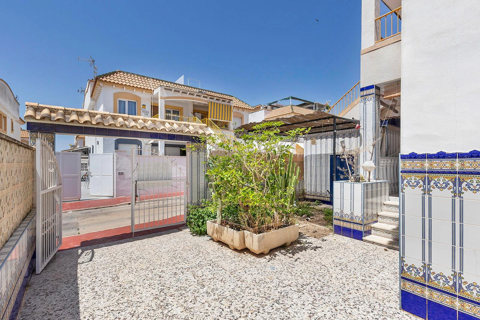 Bungalow Opportunity in Parque de las Naciones