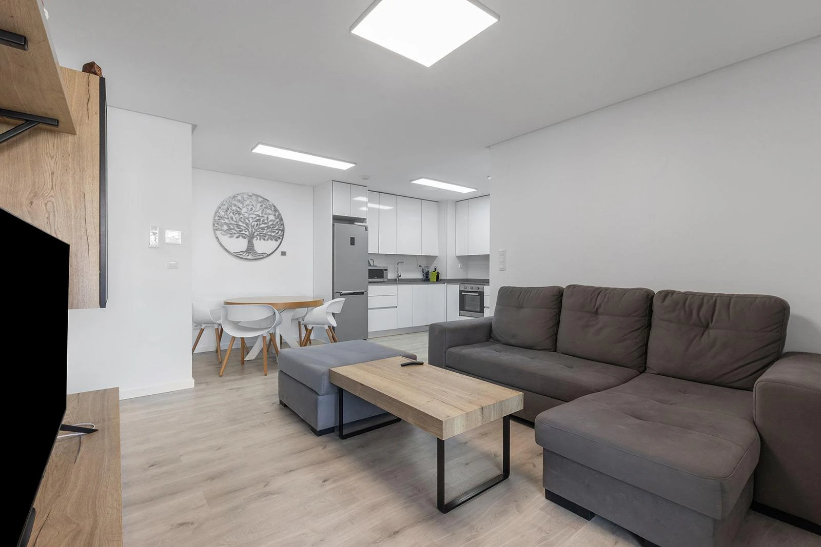 Resale opportunity with 3 bedrooms and 2 bathrooms