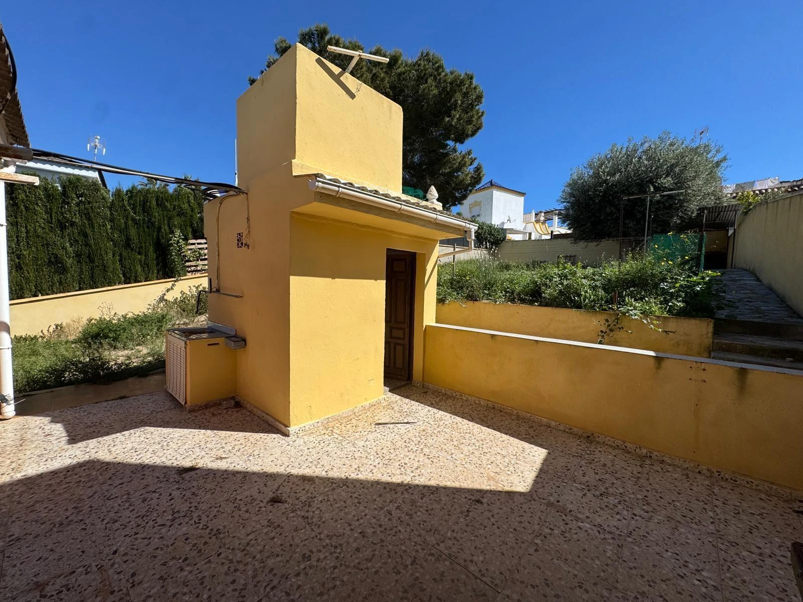 Dom bliźniak z dużą działką i pięknymi widokami w Torrevieja – dzielnica Los Balcones
