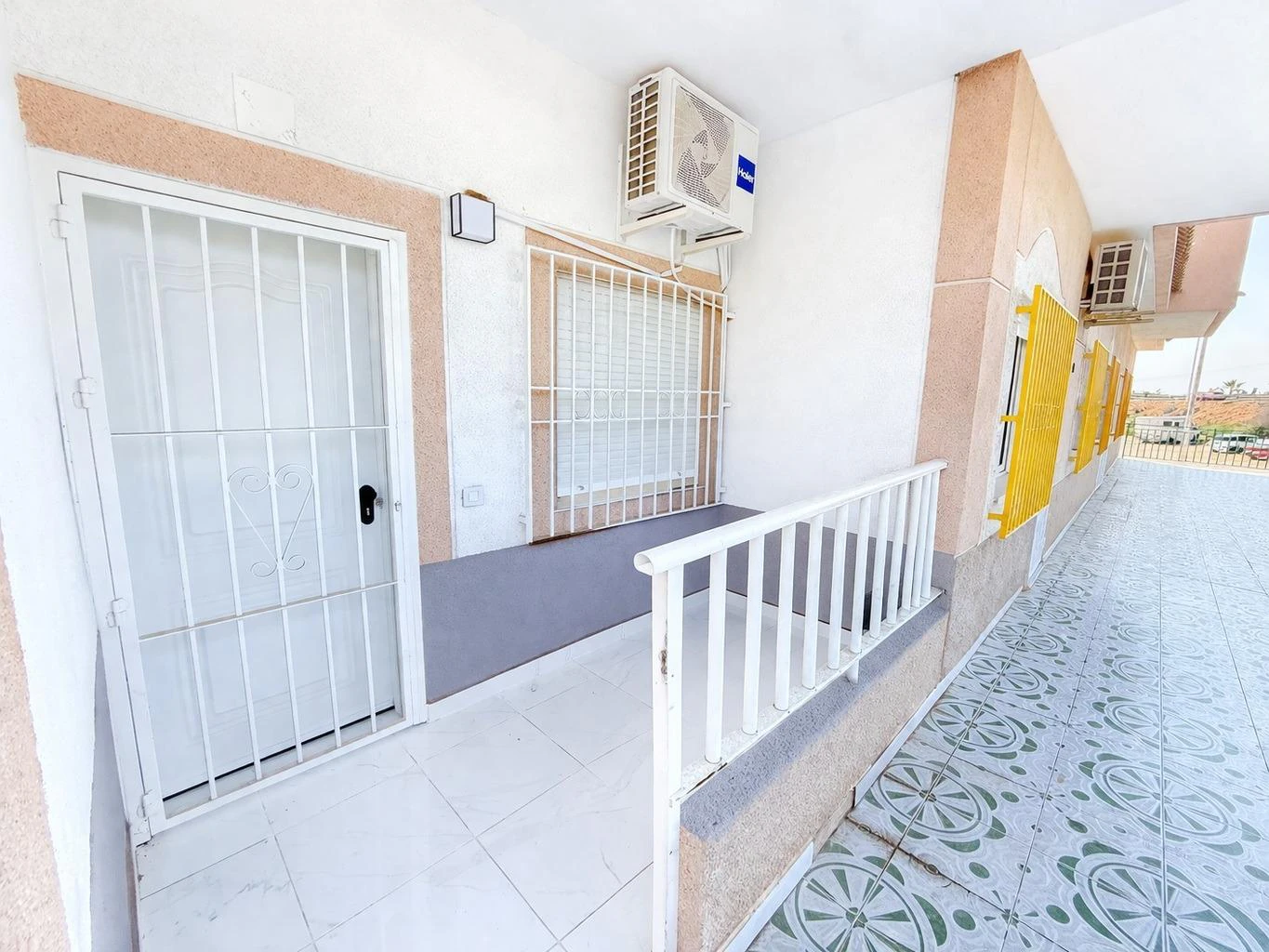Opportunity to buy a renovated 2-bedroom apartment with a swimming pool