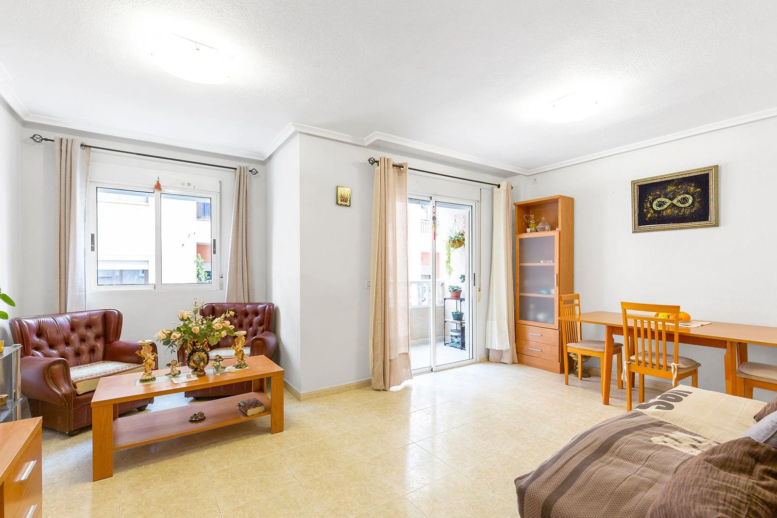 Opportunity for 2 bedrooms with 2 bathrooms
