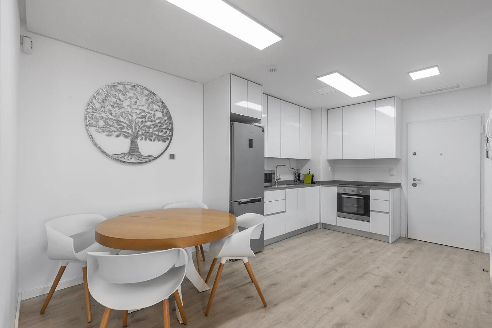 Resale opportunity with 3 bedrooms and 2 bathrooms