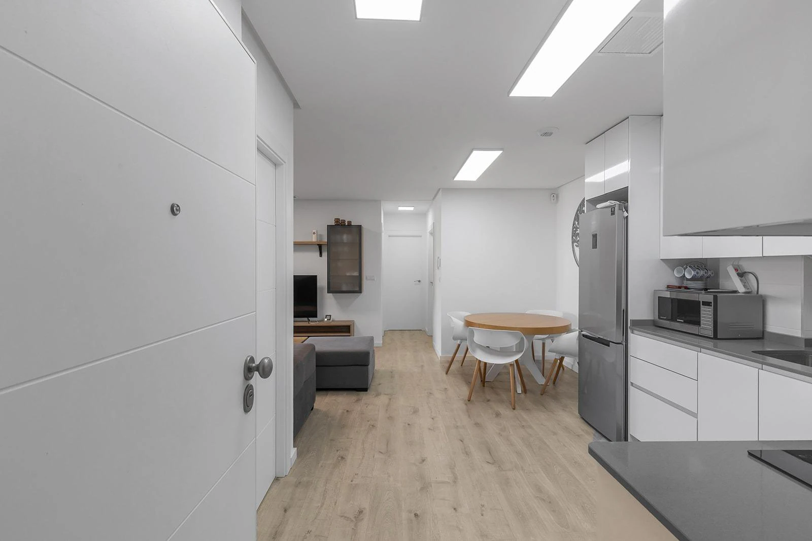 Resale opportunity with 3 bedrooms and 2 bathrooms