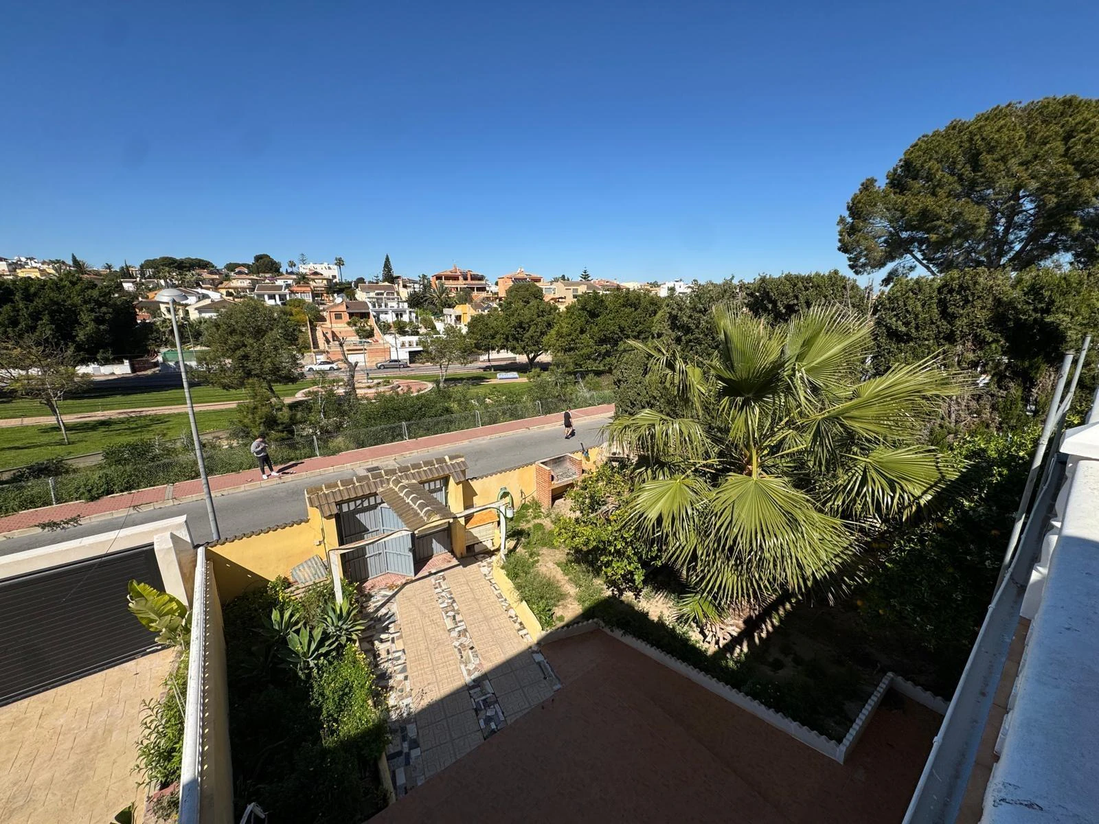 Dom bliźniak z dużą działką i pięknymi widokami w Torrevieja – dzielnica Los Balcones