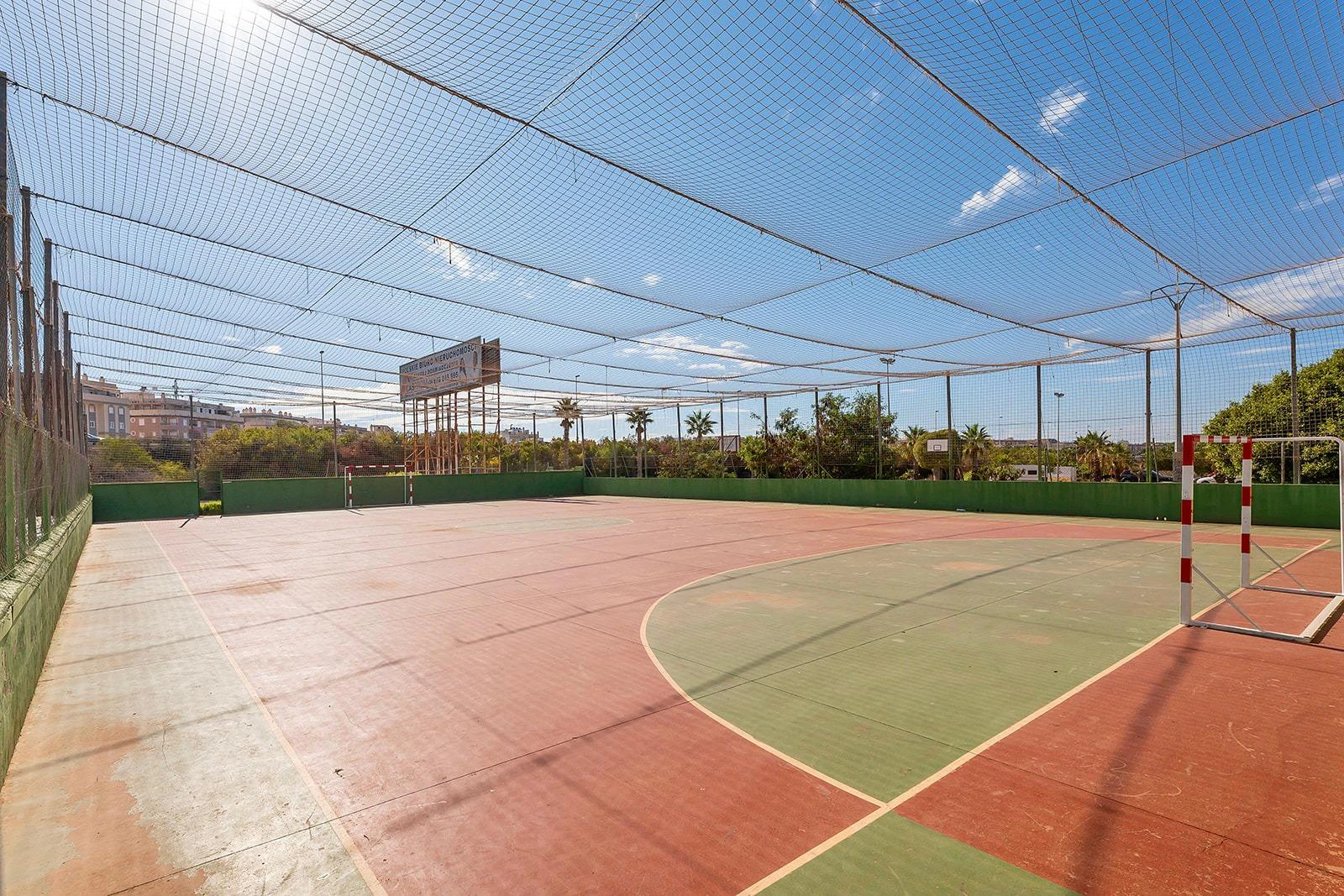 Bungalow Opportunity in Parque de las Naciones