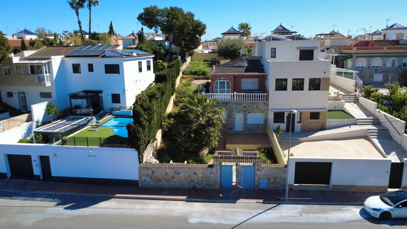 Dom bliźniak z dużą działką i pięknymi widokami w Torrevieja – dzielnica Los Balcones