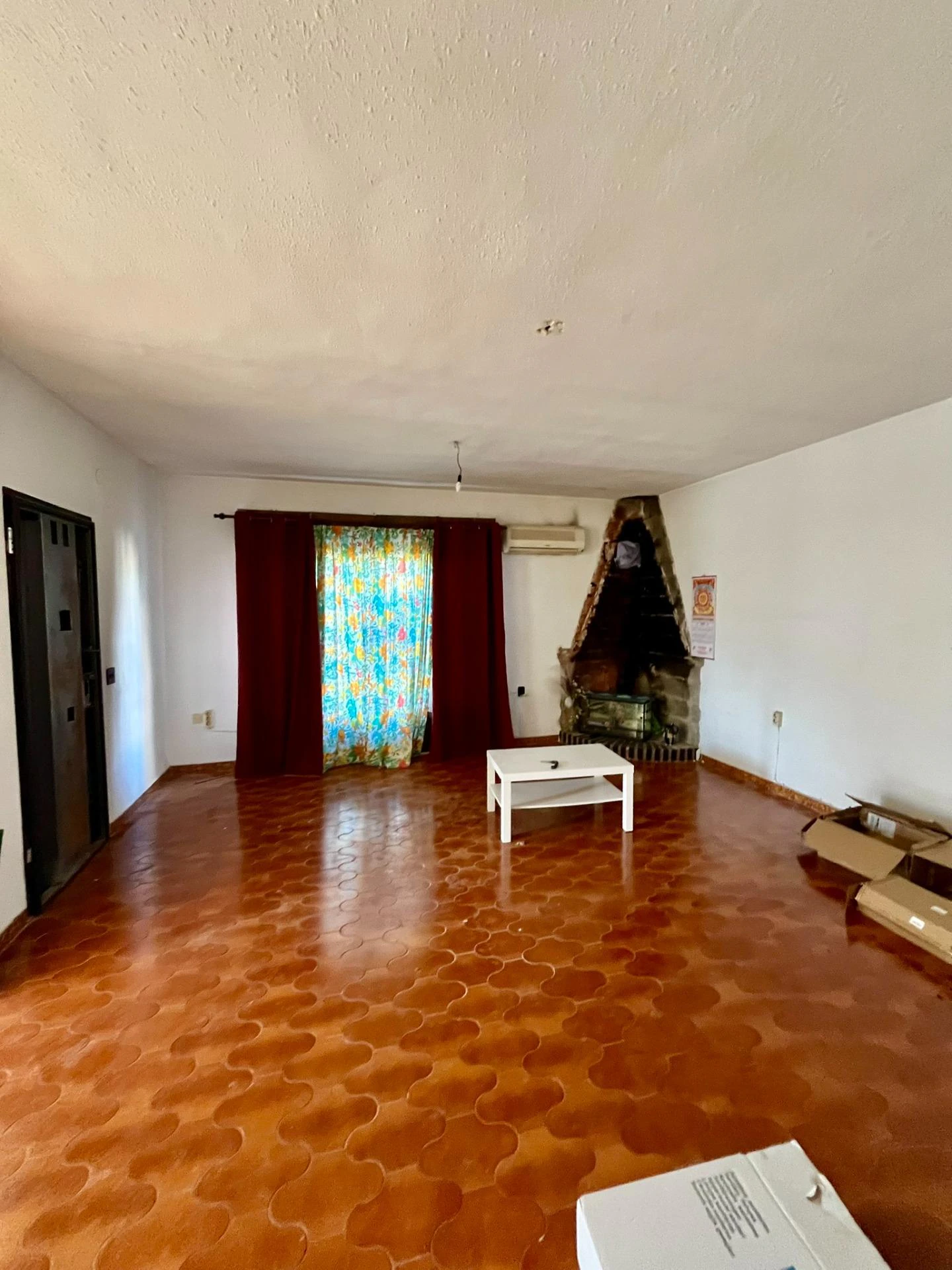 Opportunité de rénovation à Aguas Nuevas, terrain de près de 600 m2