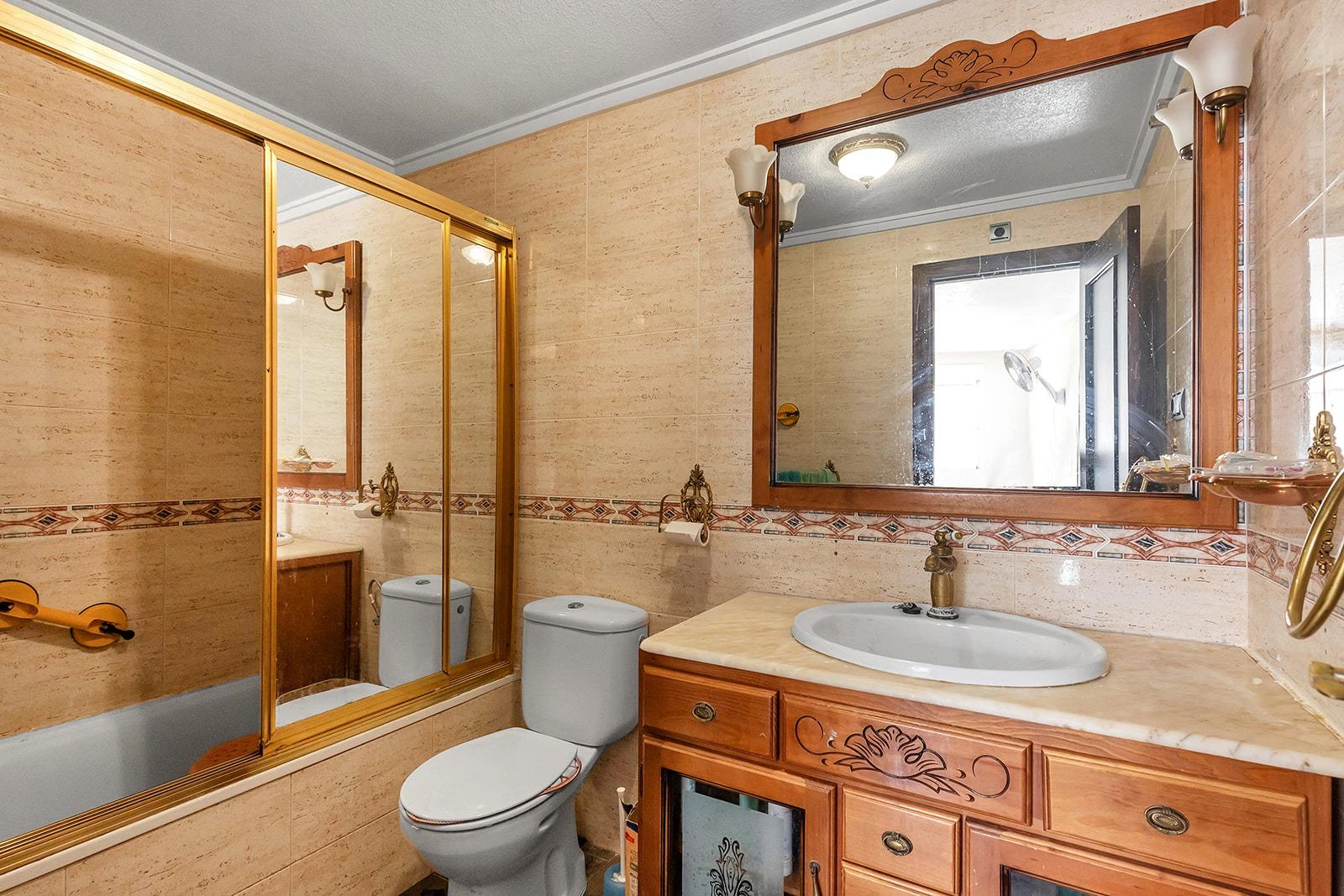 SOUTH Opportunity with 3 bedrooms and 2 bathrooms
