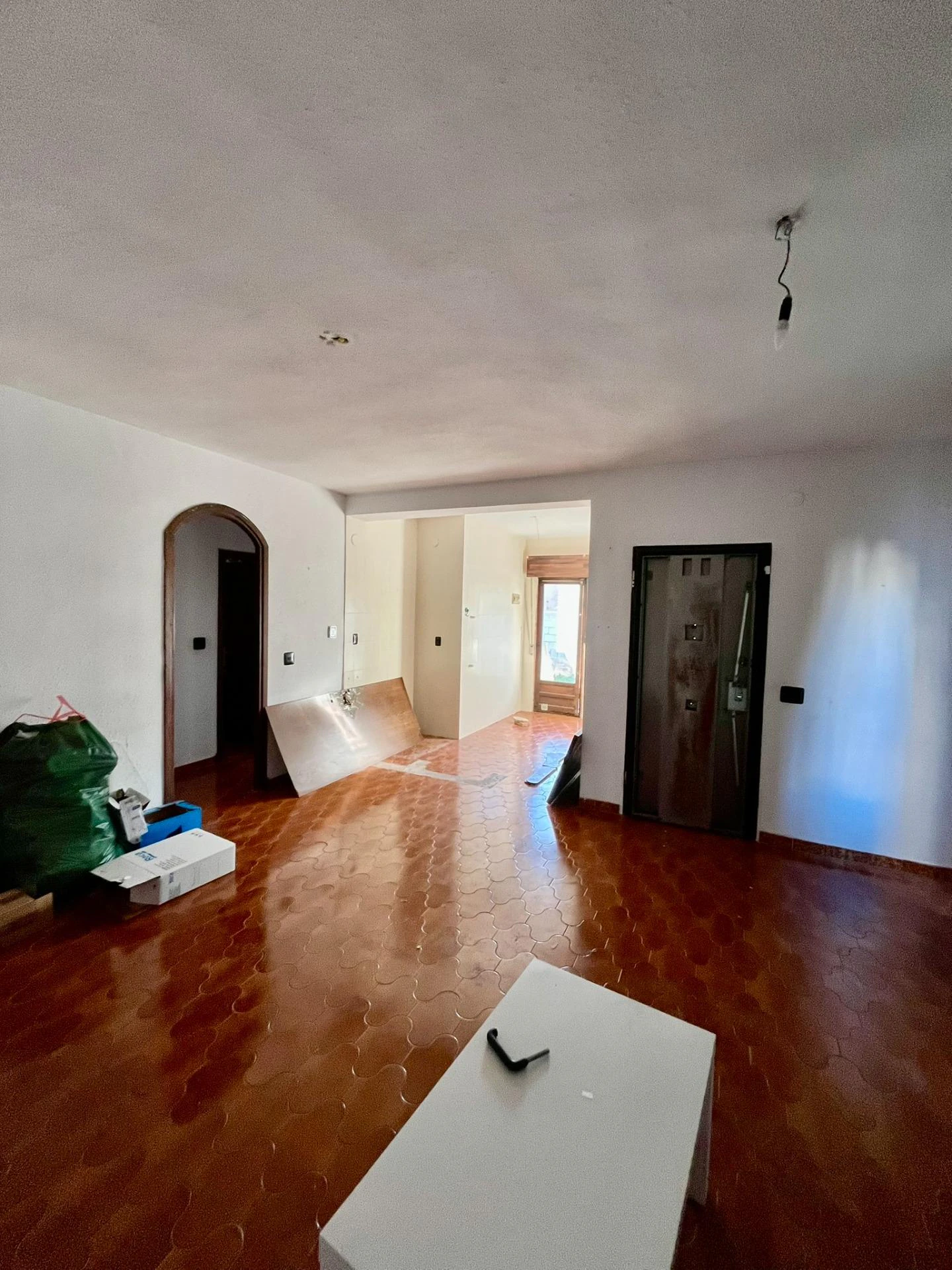 Opportunité de rénovation à Aguas Nuevas, terrain de près de 600 m2