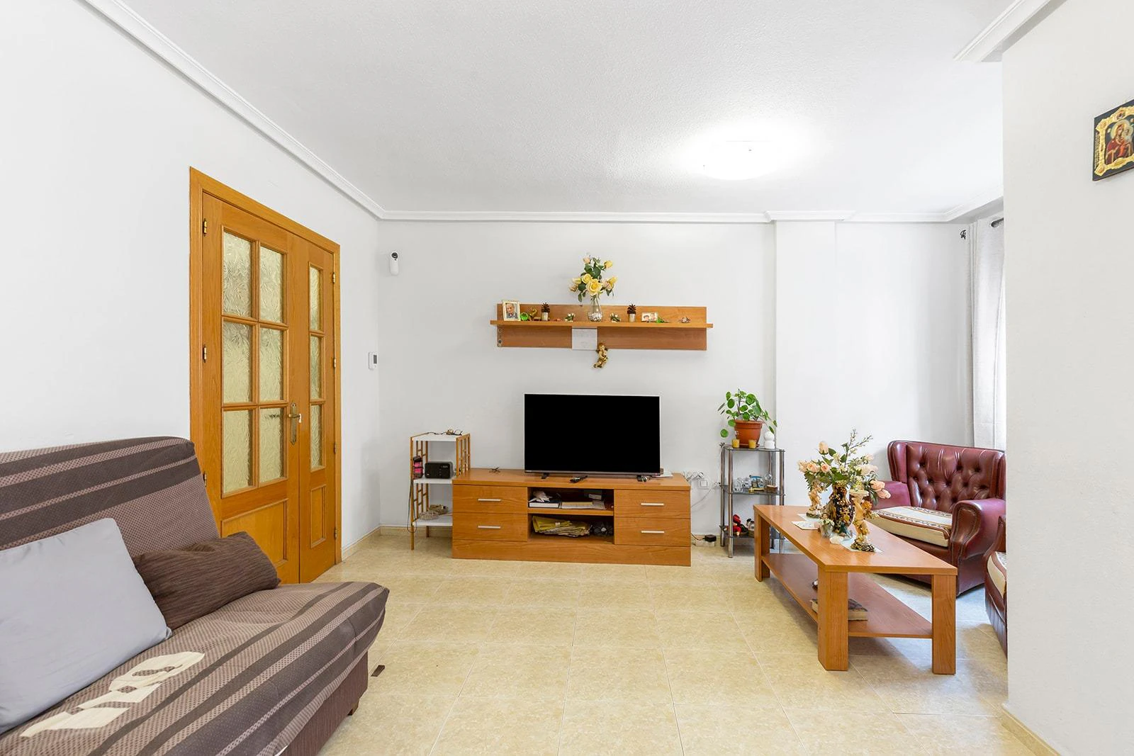 Opportunity for 2 bedrooms with 2 bathrooms