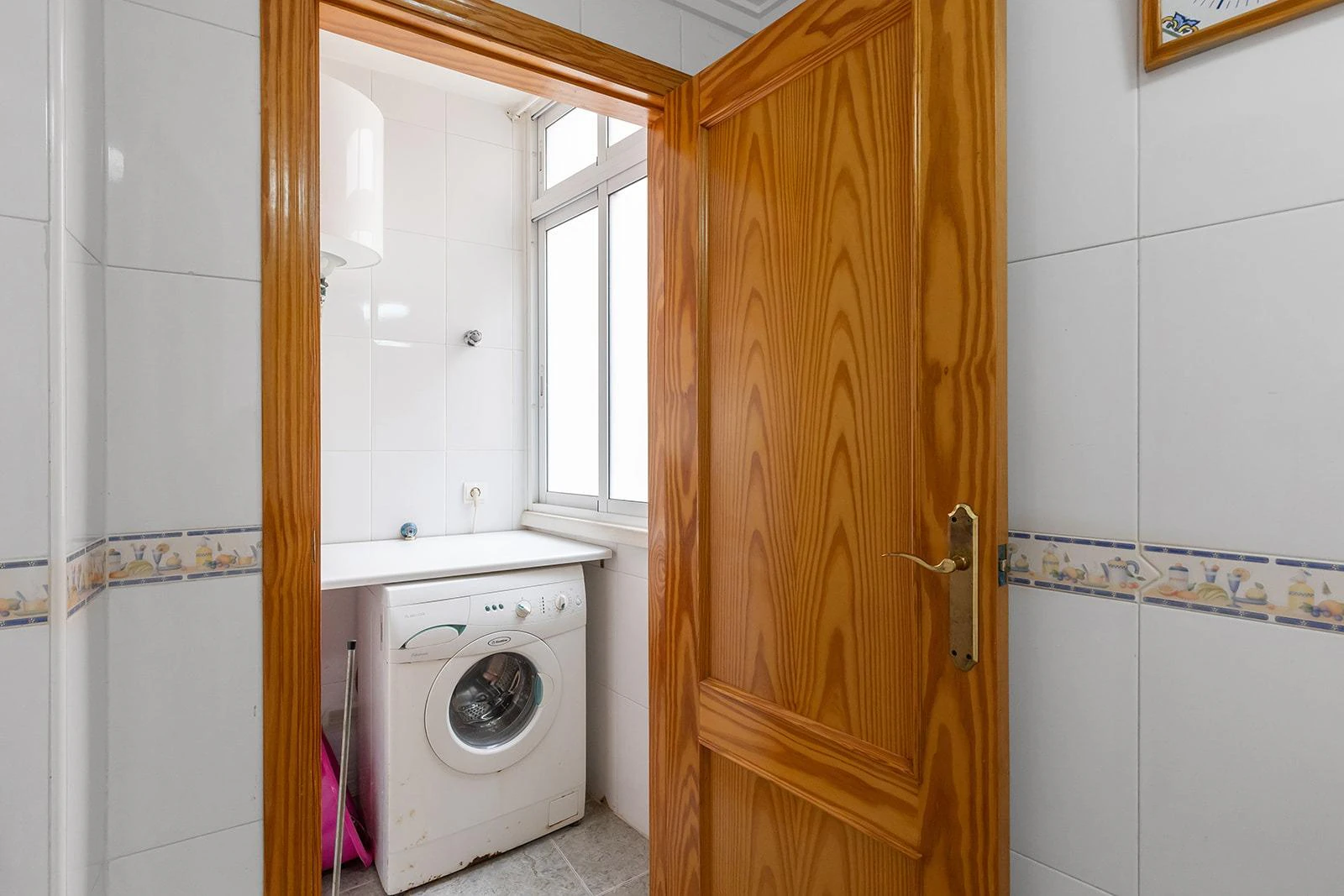 Opportunity next to Los Locos beach, 2 bedrooms, pool and garage